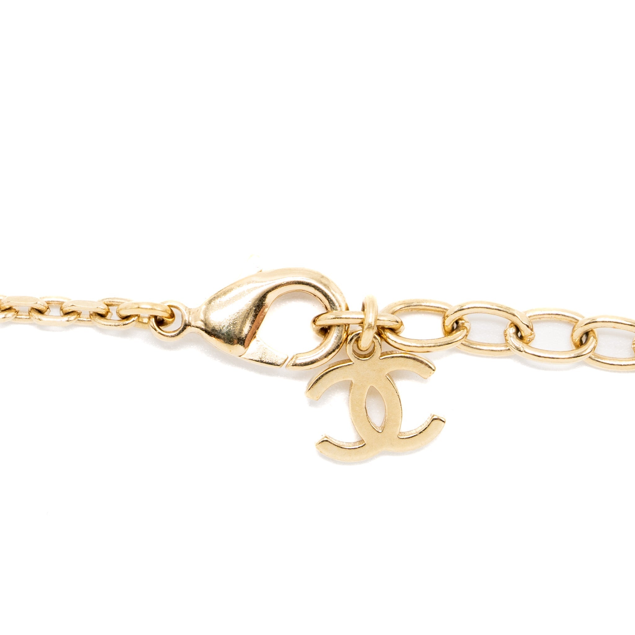 CHANEL 21A METAL PLATE CRYSTAL NECKLACE BRUSHED GOLD TONE
