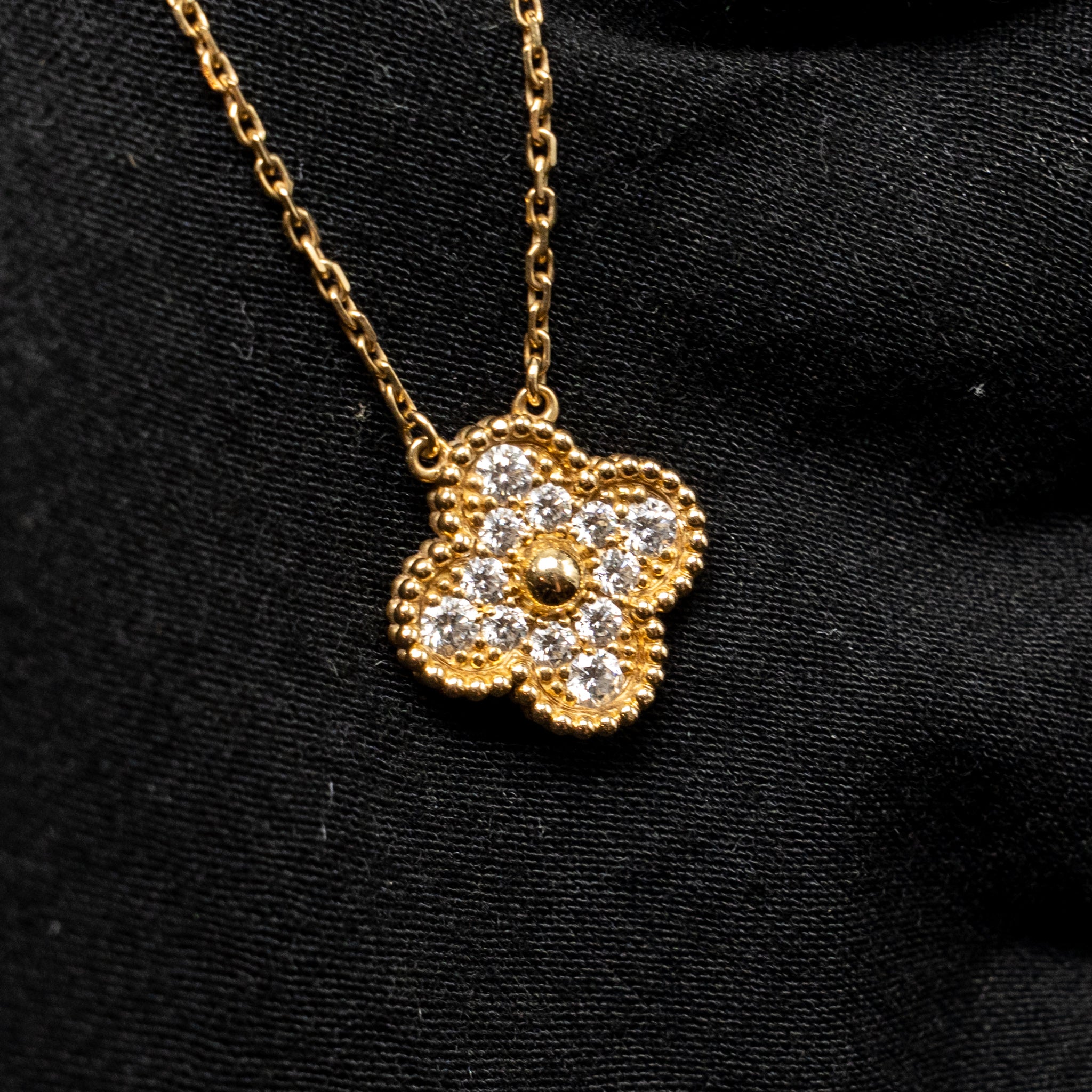 VAN CLEEF AND ARPELS VINTAGEL ALHAMBRA PENDANT 18K YELLOW GOLD DIAMONDS