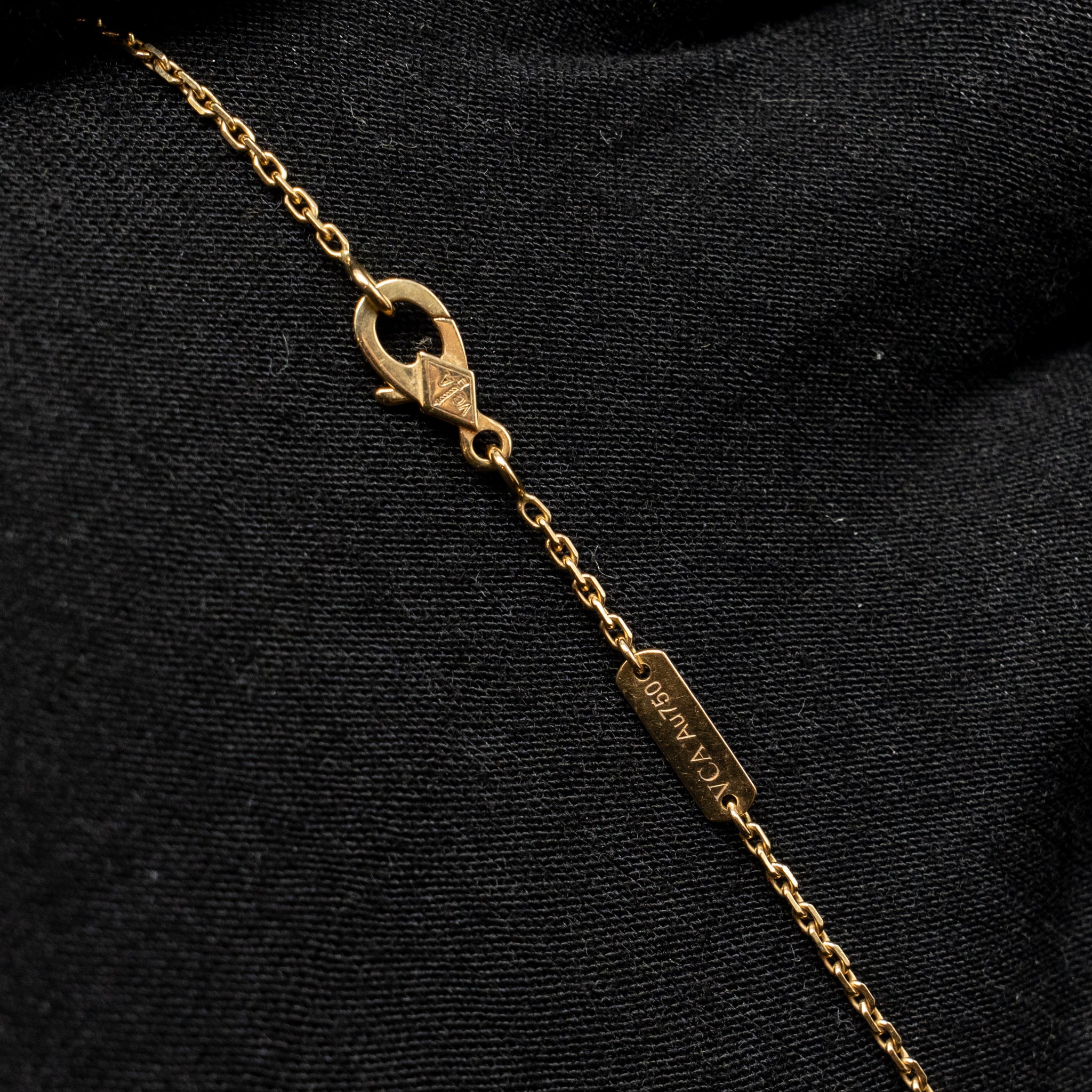 VAN CLEEF AND ARPELS VINTAGEL ALHAMBRA PENDANT 18K YELLOW GOLD DIAMONDS