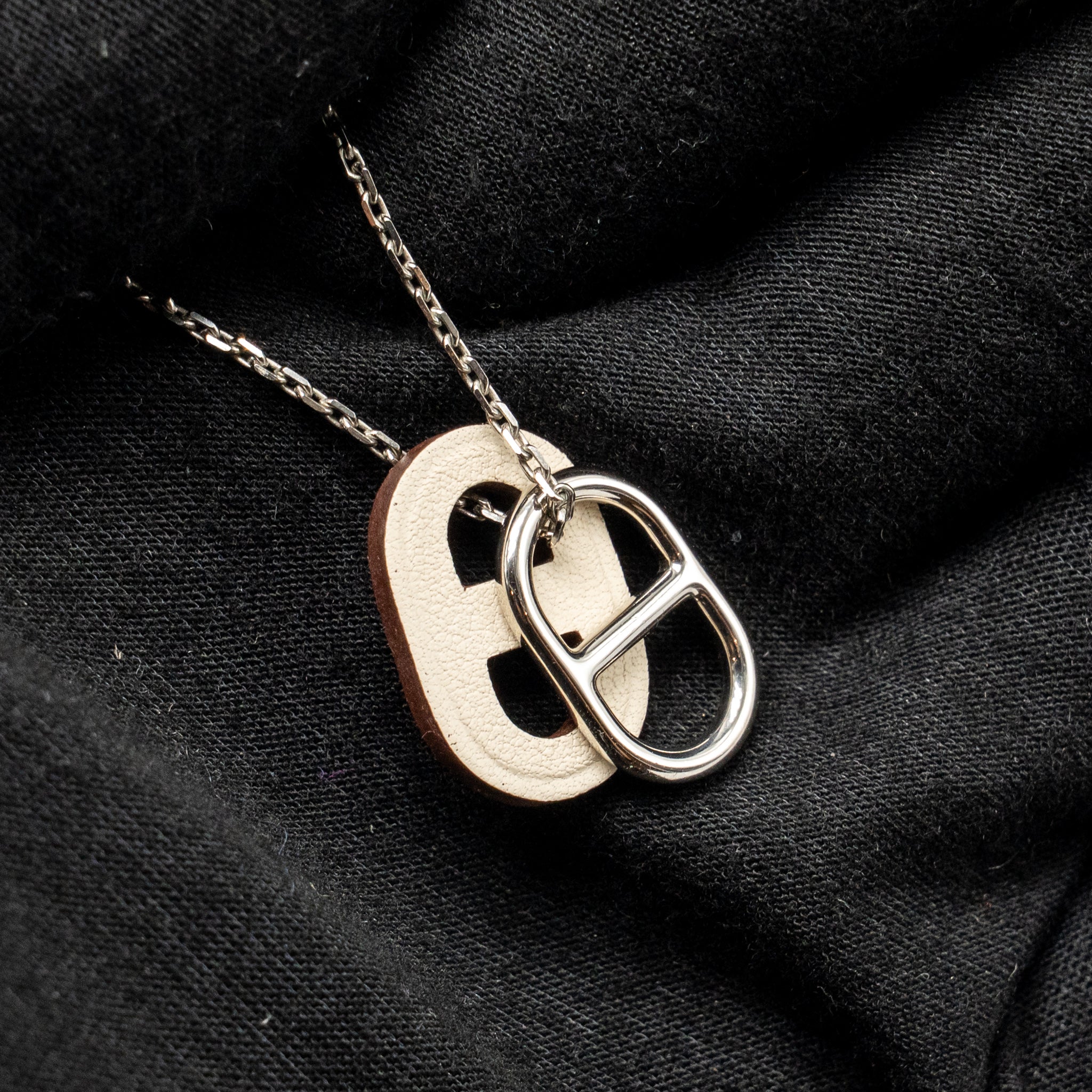HERMES O’MAILLON PENDANT SWIFT WHITE SHW