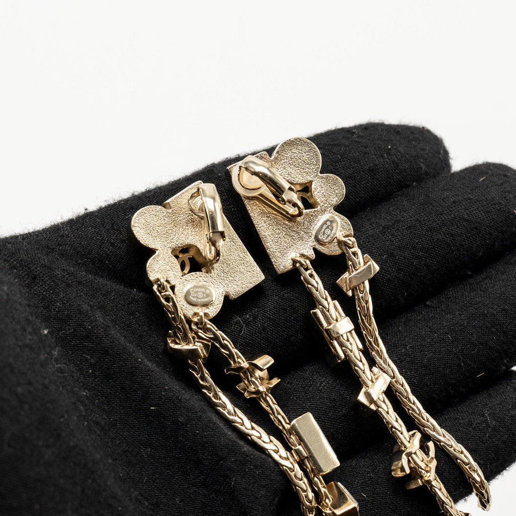 CHANEL GOLDEN LOOP EAR CLIPS LIGHT GOLD TONE