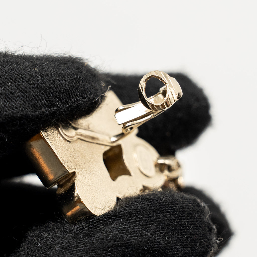 CHANEL GOLDEN LOOP EAR CLIPS LIGHT GOLD TONE