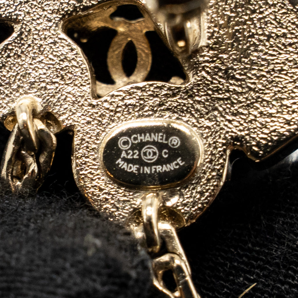 CHANEL GOLDEN LOOP EAR CLIPS LIGHT GOLD TONE