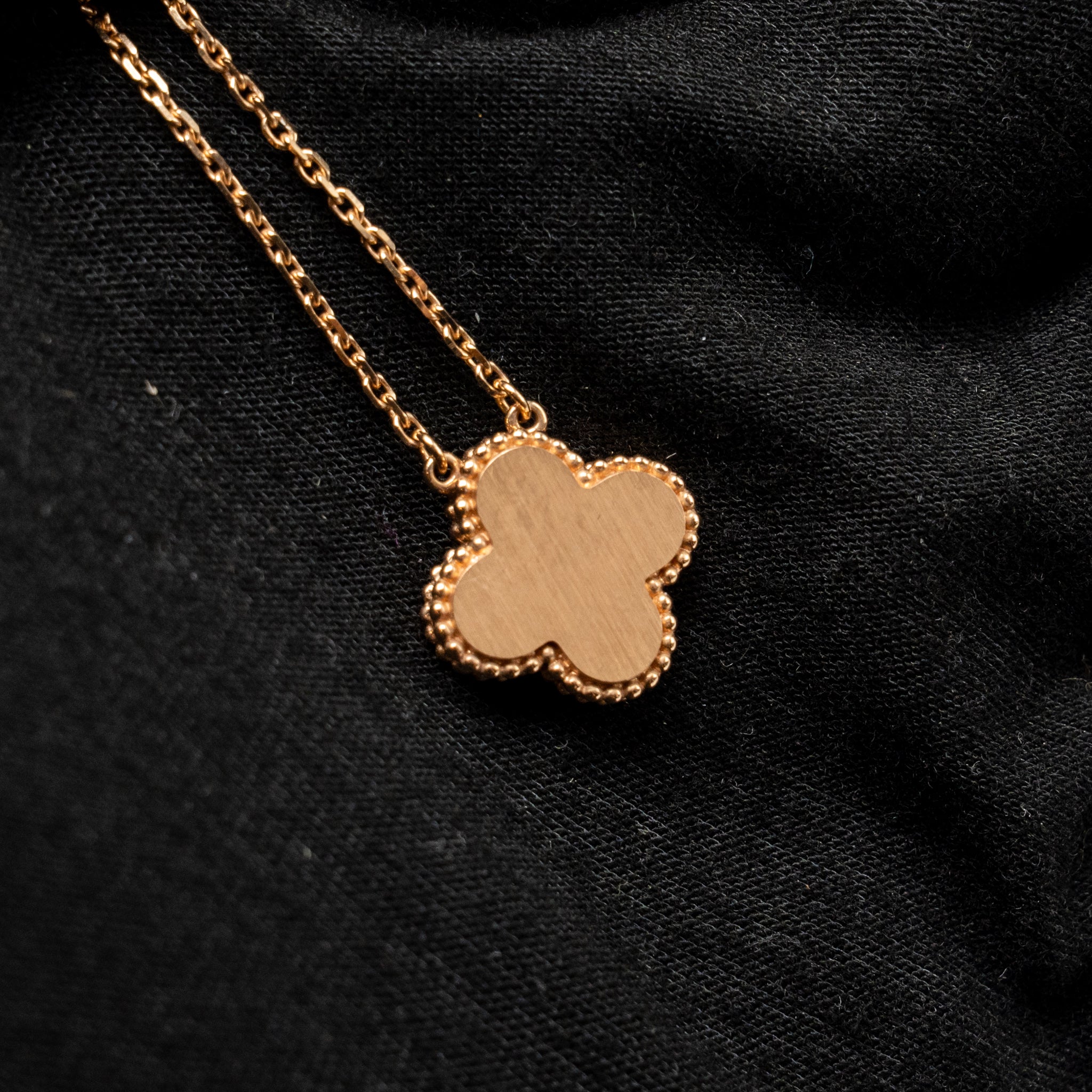 VAN CLEEF HOLIDAY & ARPELS 2021 HOLIDAY PENDANT RHODONITE ROSE GOLD WITH DIAMONDS