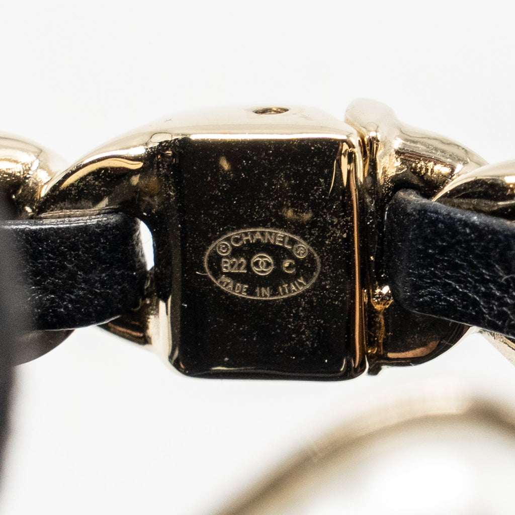 CHANEL CC HEART CUFF BRACELET PEARL/LEATHER LIGHT GOLD TONE