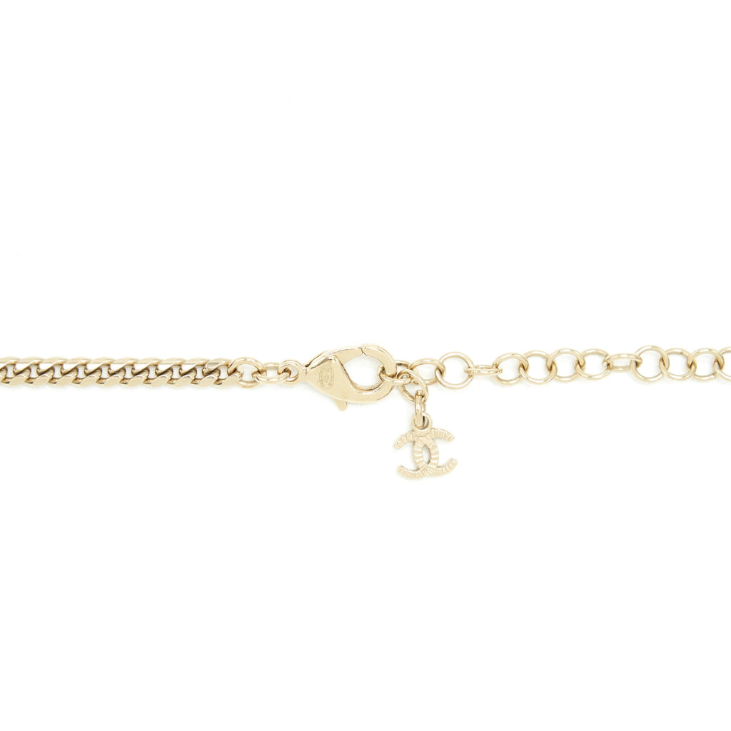 CHANEL CC LOGO AND PEARL NECKLACE/ CHOKER