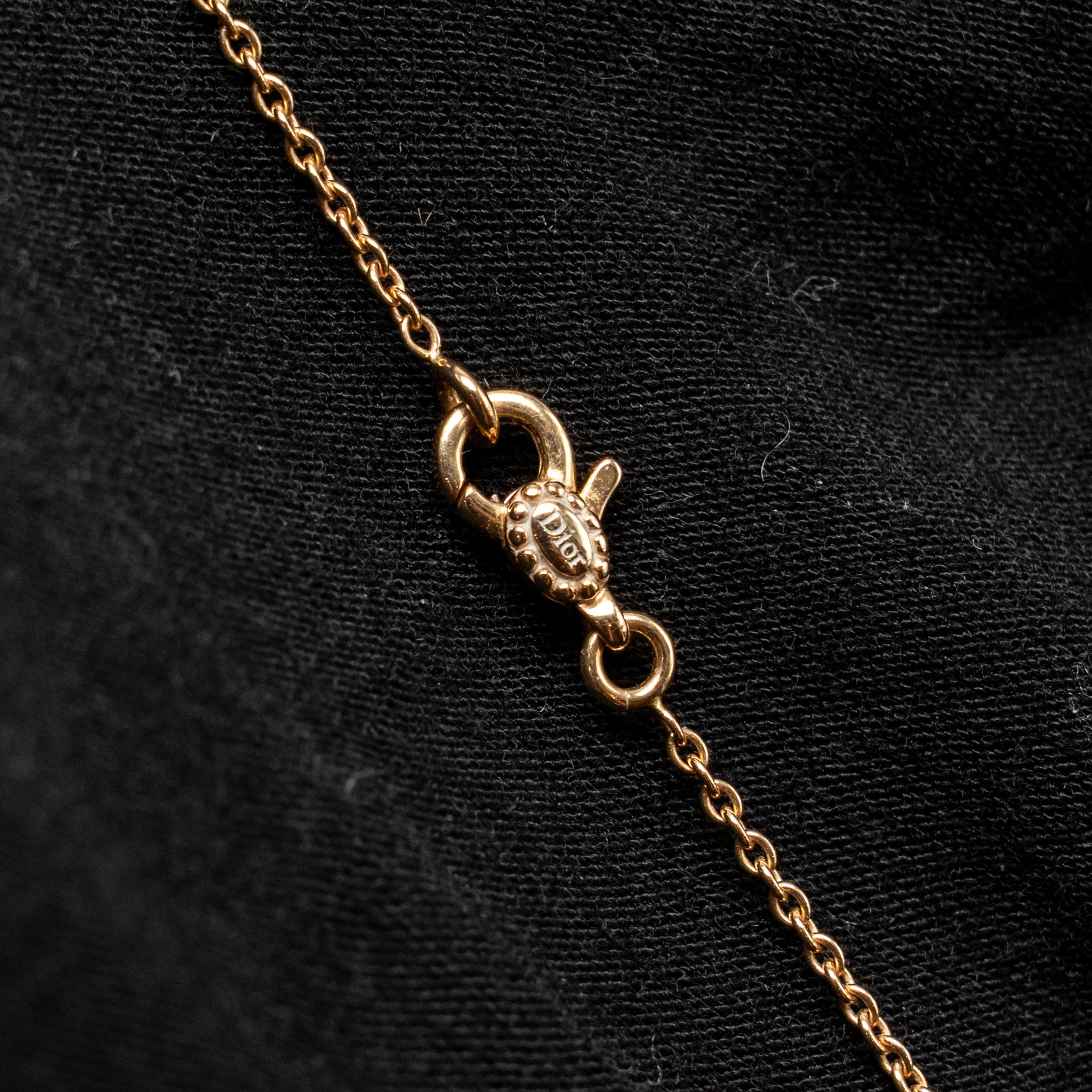 DIOR ROSE DES VENTS NECKLACE MOTHER OF PEARL/RUBY ROSE GOLD