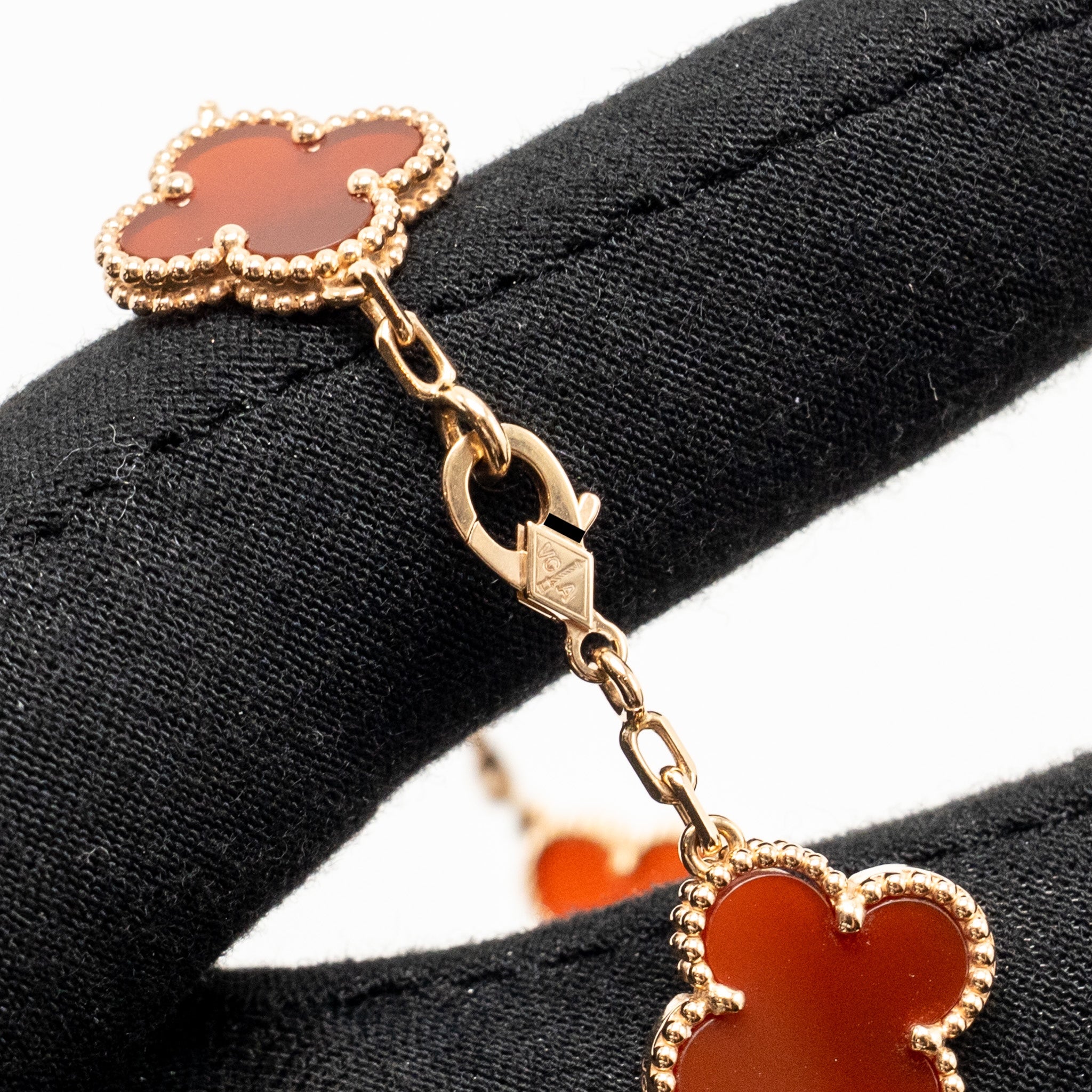 VAN CLEEF & ARPELS VINTAGE ALHAMBRA BRACELET 5 MOTIFS ROSE GOLD, CARNELIAN