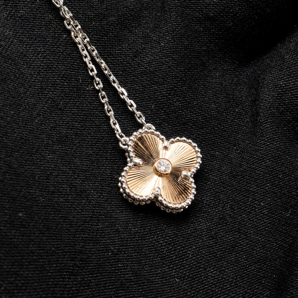 VAN CLEEF & ARPELS VINTAGE ALHAMBRA PENDANT WHITE GOLD, GUILLOCHE ROSE GOLD, DIAMOND