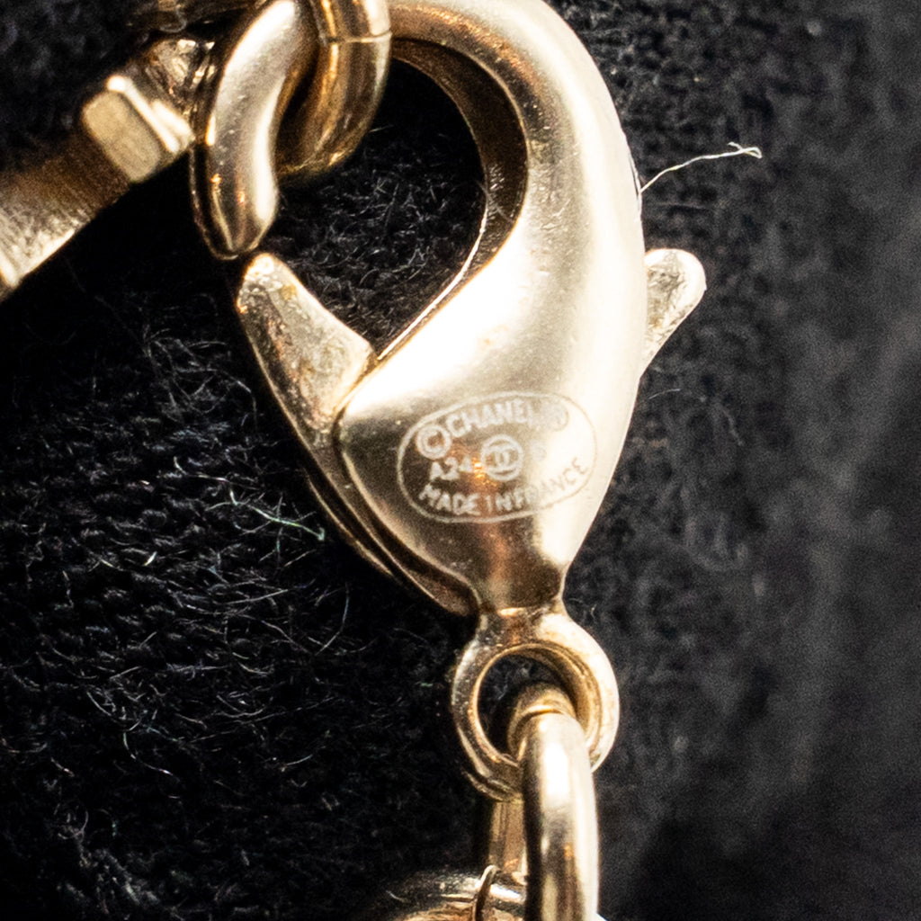 CHANEL MINI CC LOGO 7 MOTIF NECKLACE LIGHT GOLD TONE