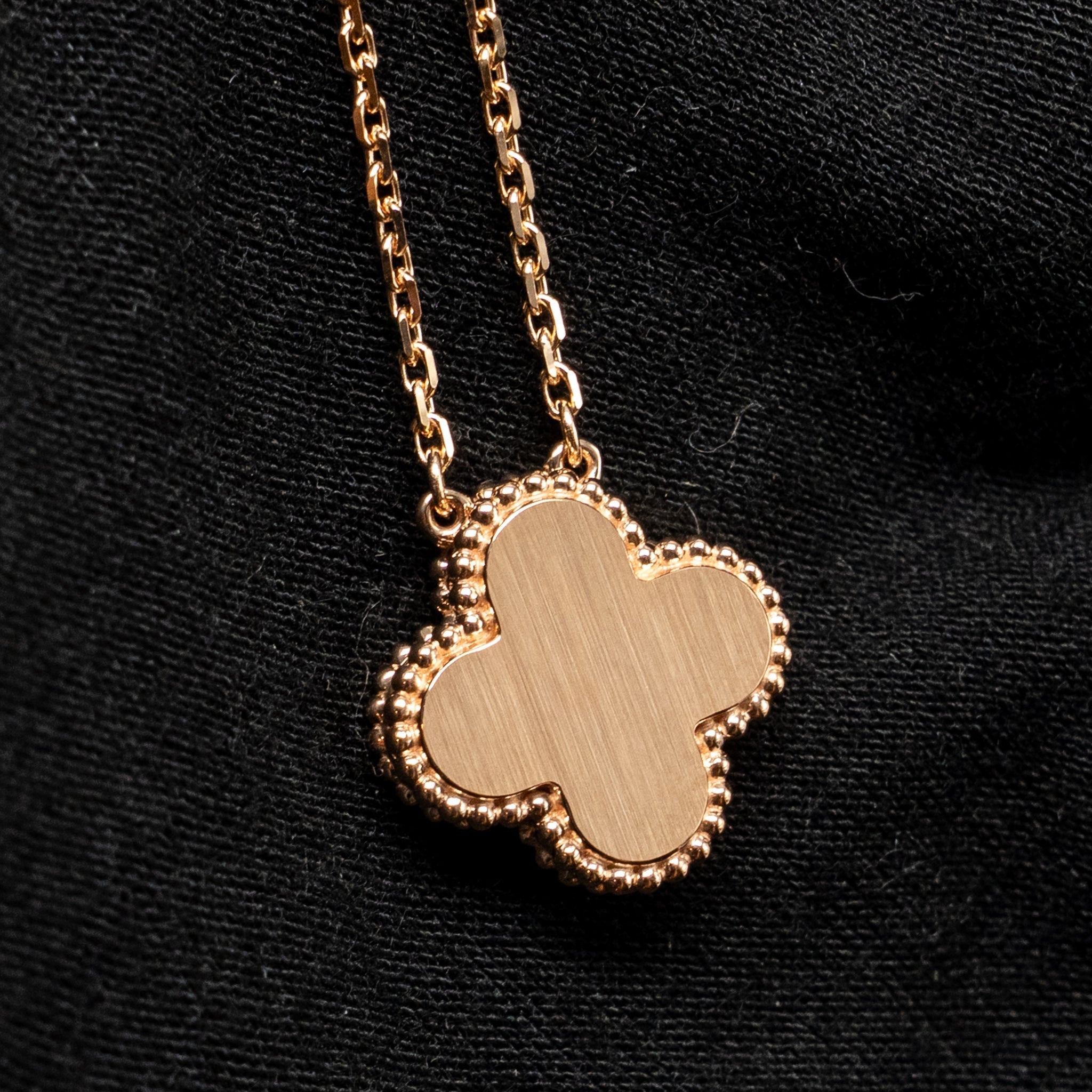 VAN CLEEF & ARPELS 2025 HOLIDAY PENDANT PINK MOTHER OF PEARL ROSE GOLD WITH DIAMOND
