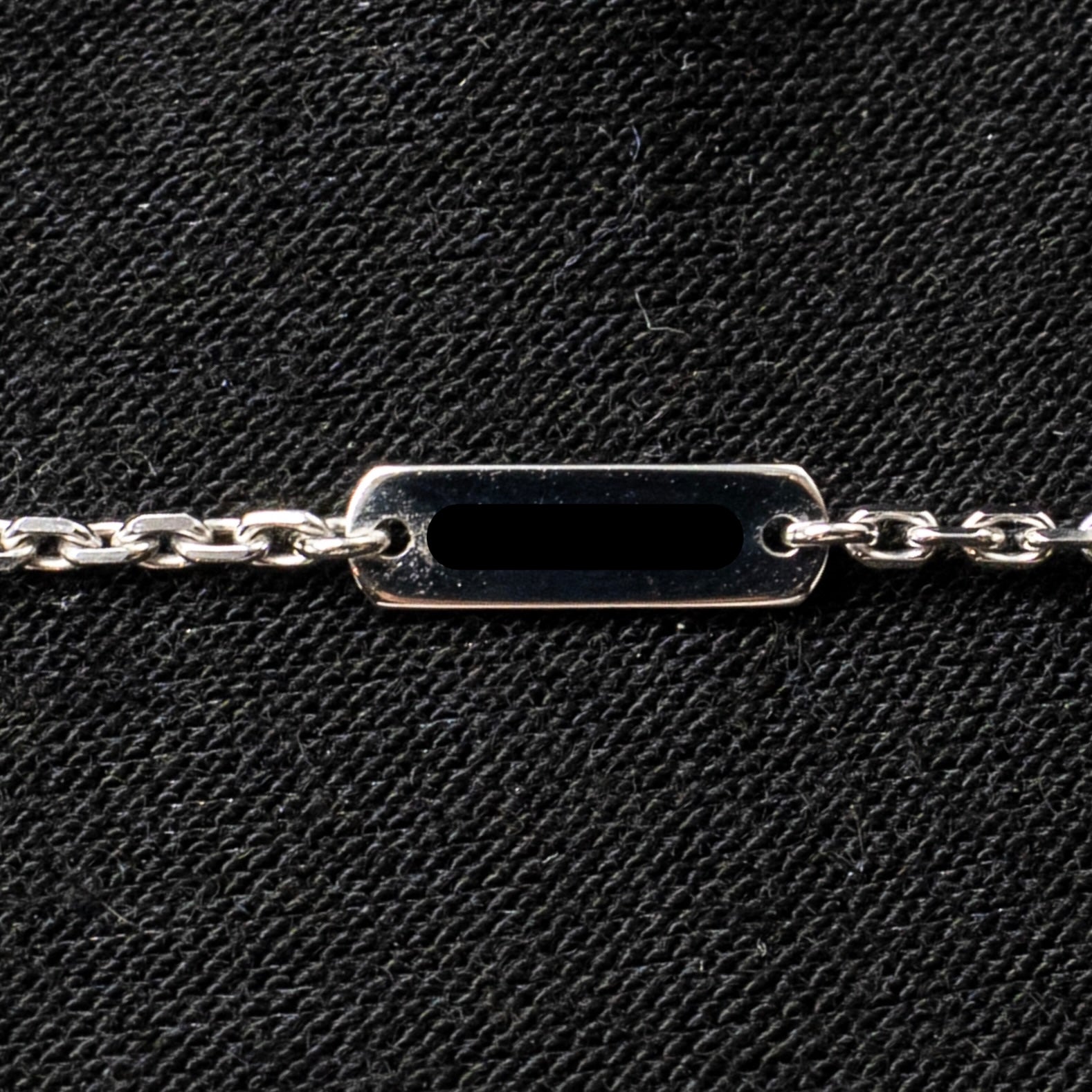 VAN CLEEF & ARPELS VINTAGE ALHAMBRA PENDANT WHITE GOLD, CHALCEDONY