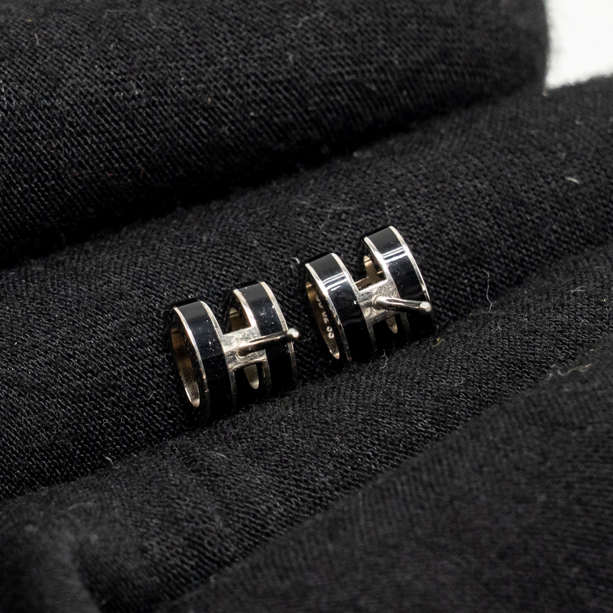 HERMES MINI POP H EARRINGS BLACK SHW