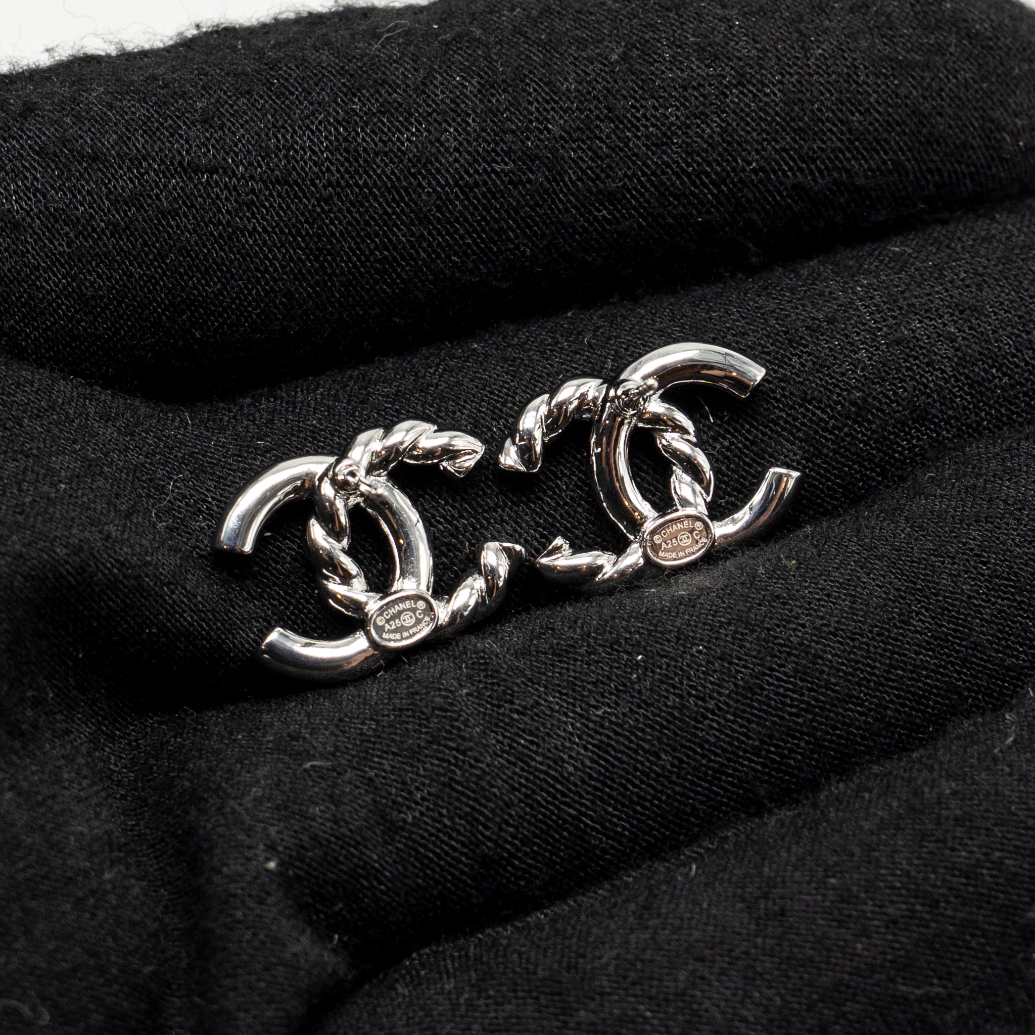 CHANEL CC LOGO EARRINGS SILVER TONE