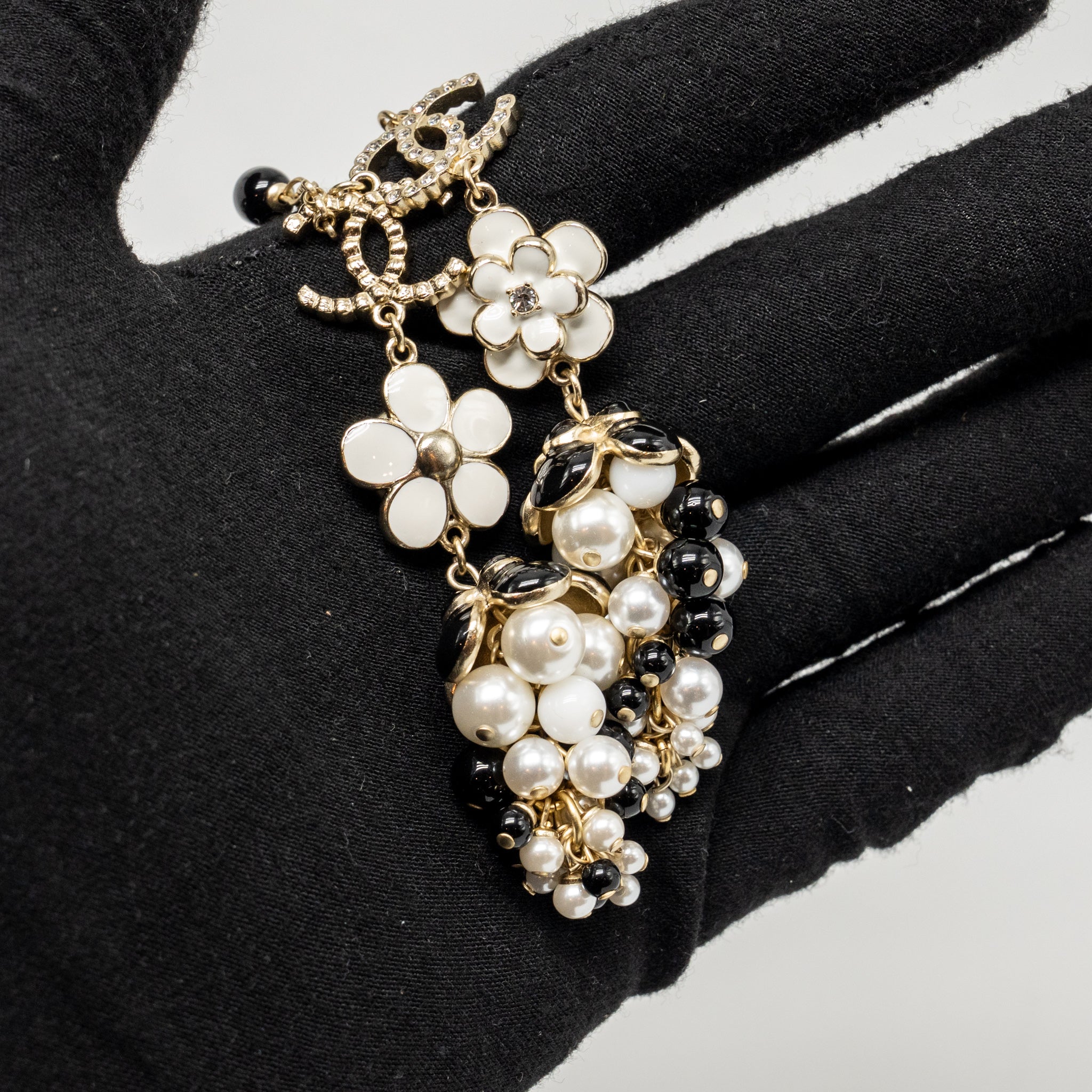 CHANEL CC CAMELLIA GRAPE LONG NECKLACE PEARL/CRYSTAL/BLACK BEADS LIGHT GOLD TONE