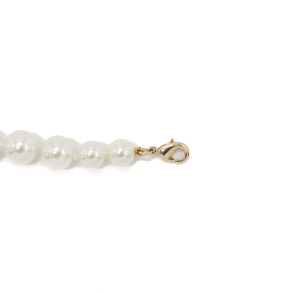 CHANEL CC LOGO DROPPED BRACELET WITH CRYSTAL / PEARL LIGHT GOLD TONE