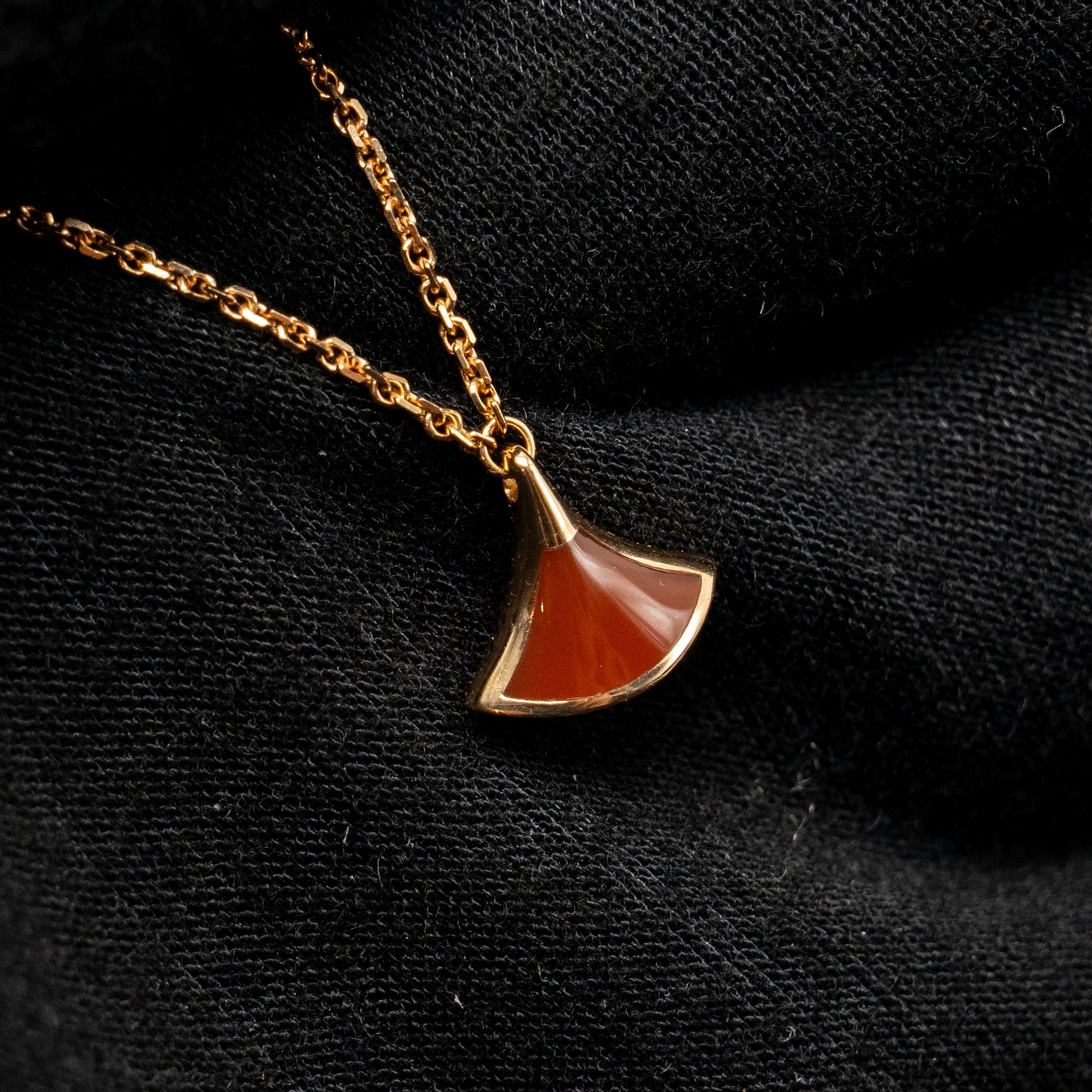 BVLGARI DIVAS DREAM BRACELET 18K ROSE GOLD / CARNELIAN