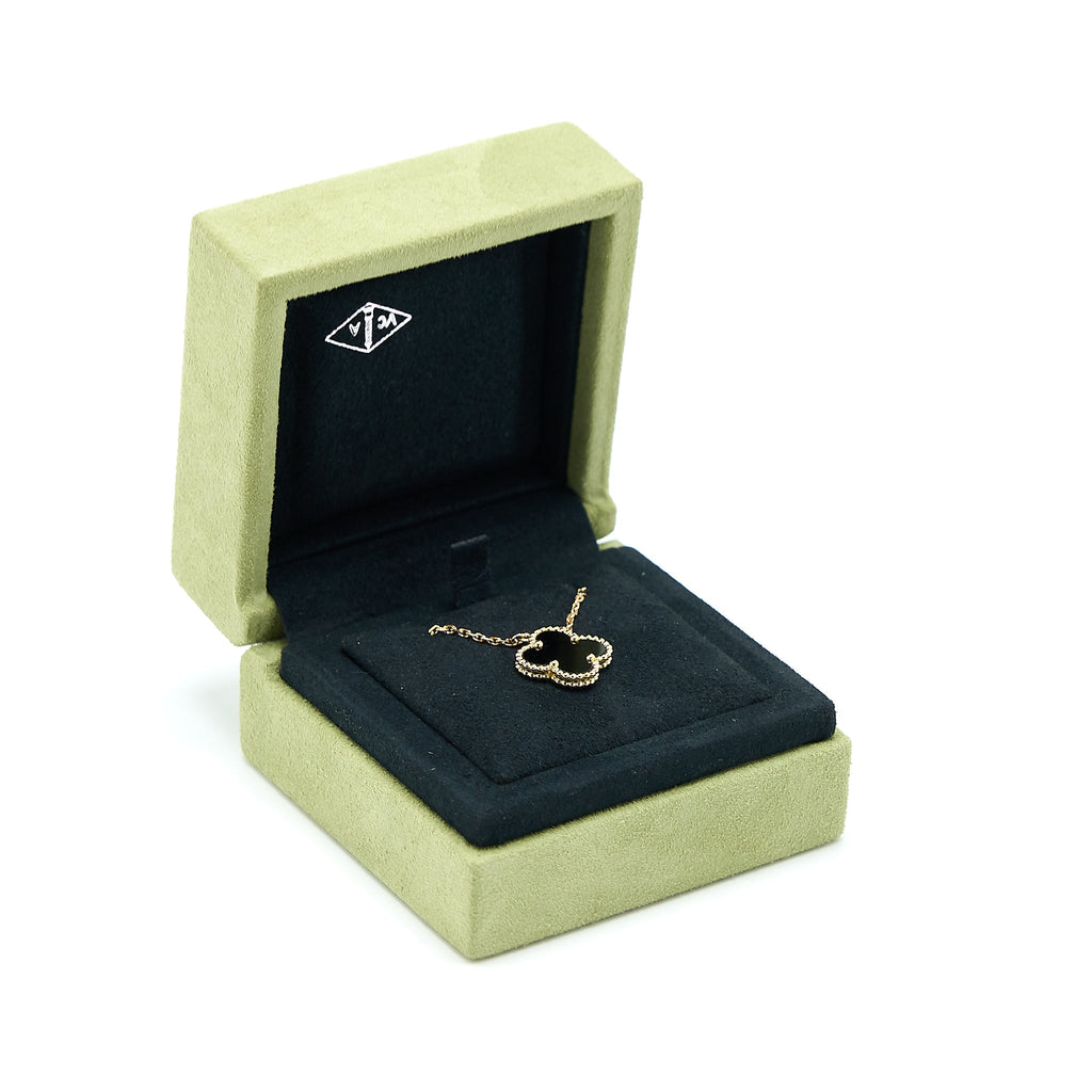 VAN CLEEF & ARPELS VINTAGE ALHAMBRA PENDANT ONYX YELLOW GOLD