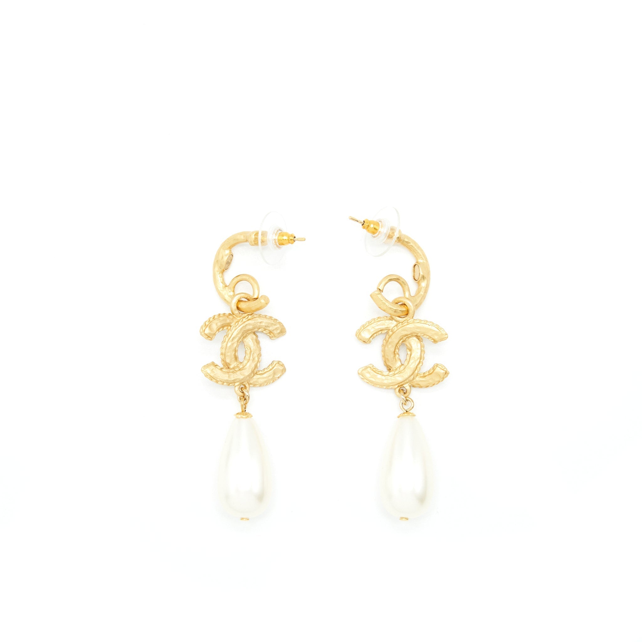 CHANEL CC PEARL DROP EARRINGS GOLD TONE