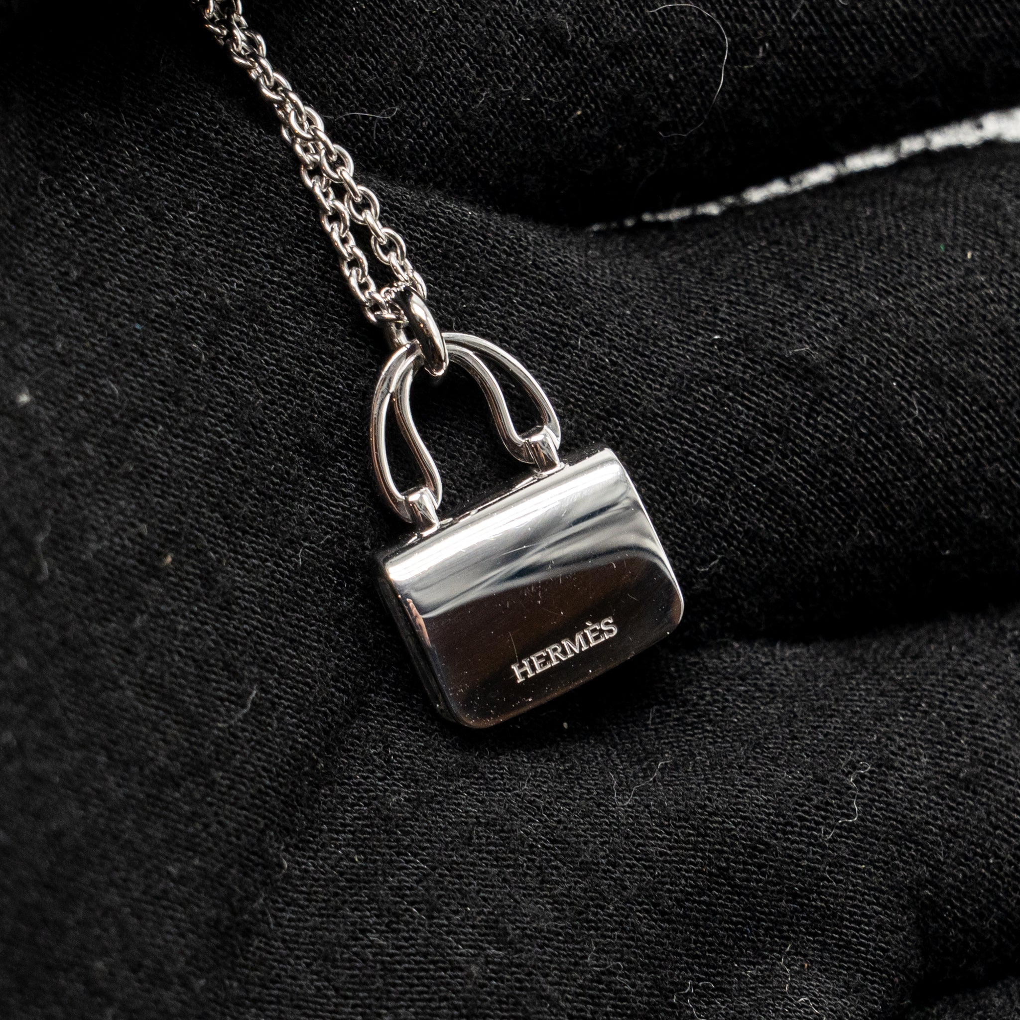 HERMES CONSTANCE AMULETTE PENDANT WHITE GOLD WITH DIAMONDS