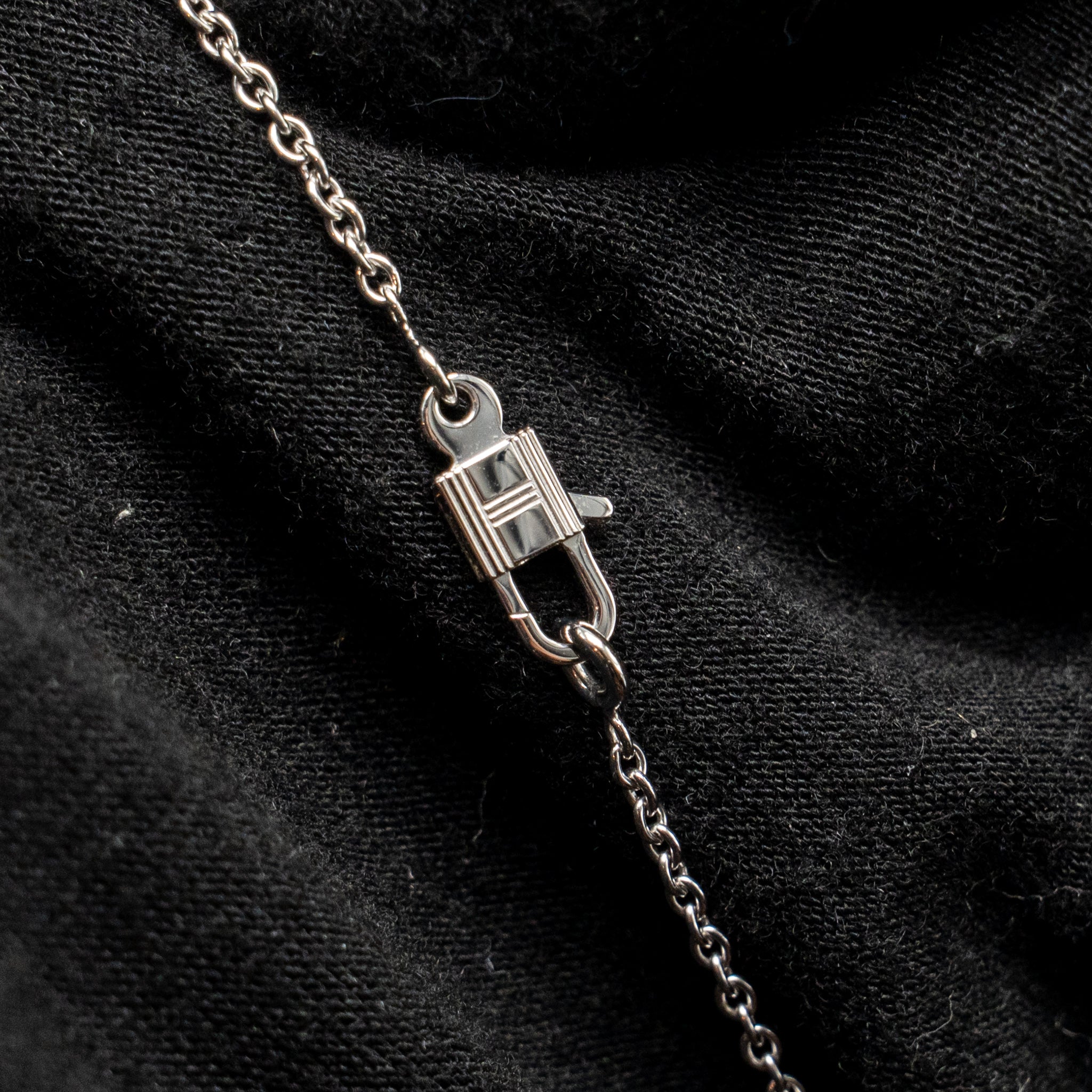 HERMES CONSTANCE AMULETTE PENDANT WHITE GOLD WITH DIAMONDS