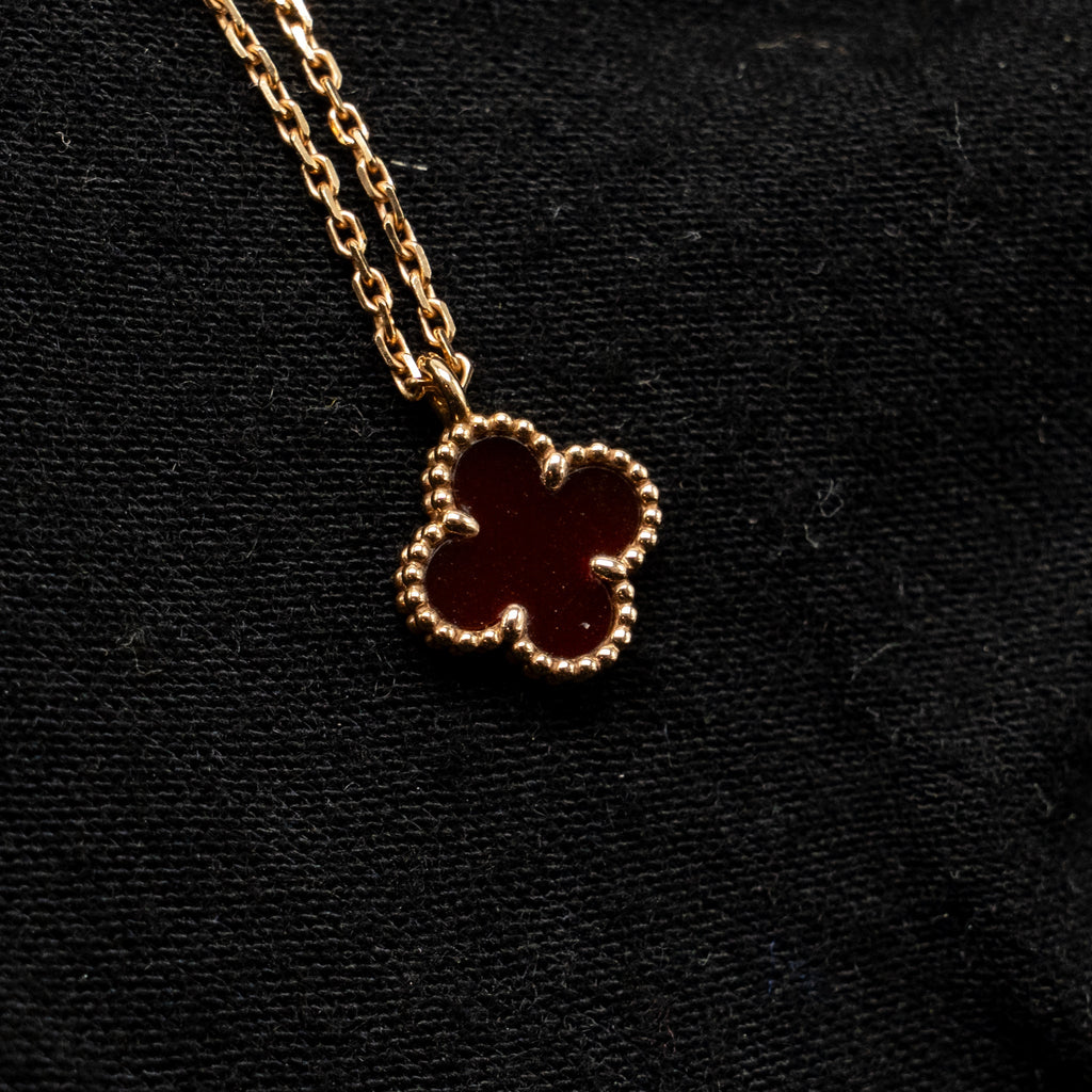 VAN CLEEF & ARPELS SWEET ALHAMBRA PENDANT ROSE GOLD, CARNELIAN