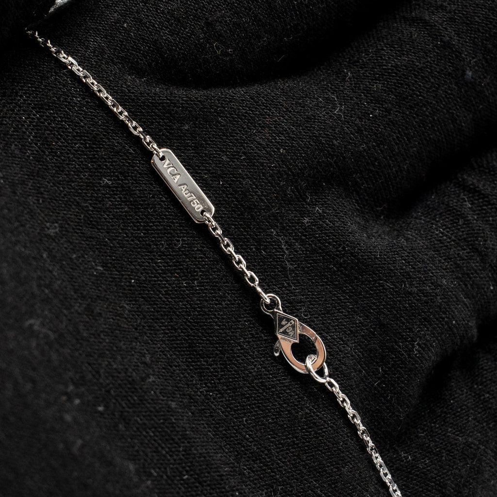VAN CLEEF & ARPELS VINTAGE ALHAMBRA PENDANT WHITE GOLD, GUILLOCHE ROSE GOLD WITH DIAMOND