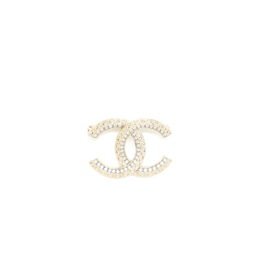 CHANEL SMALL CC LOGO BROOCH LIGHT GOLD TONE