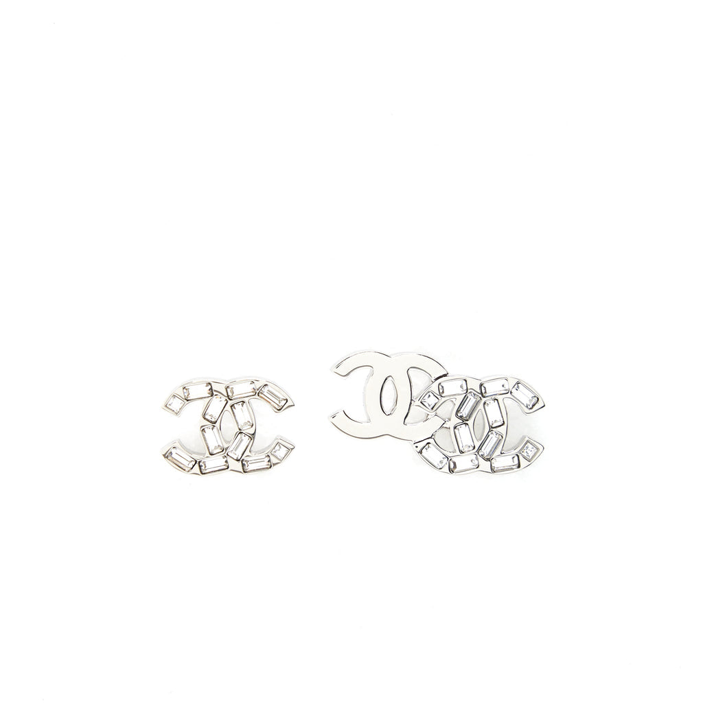 CHANEL CC LOGO EARRINGS WITH CRYSTAL SLIVER TONE