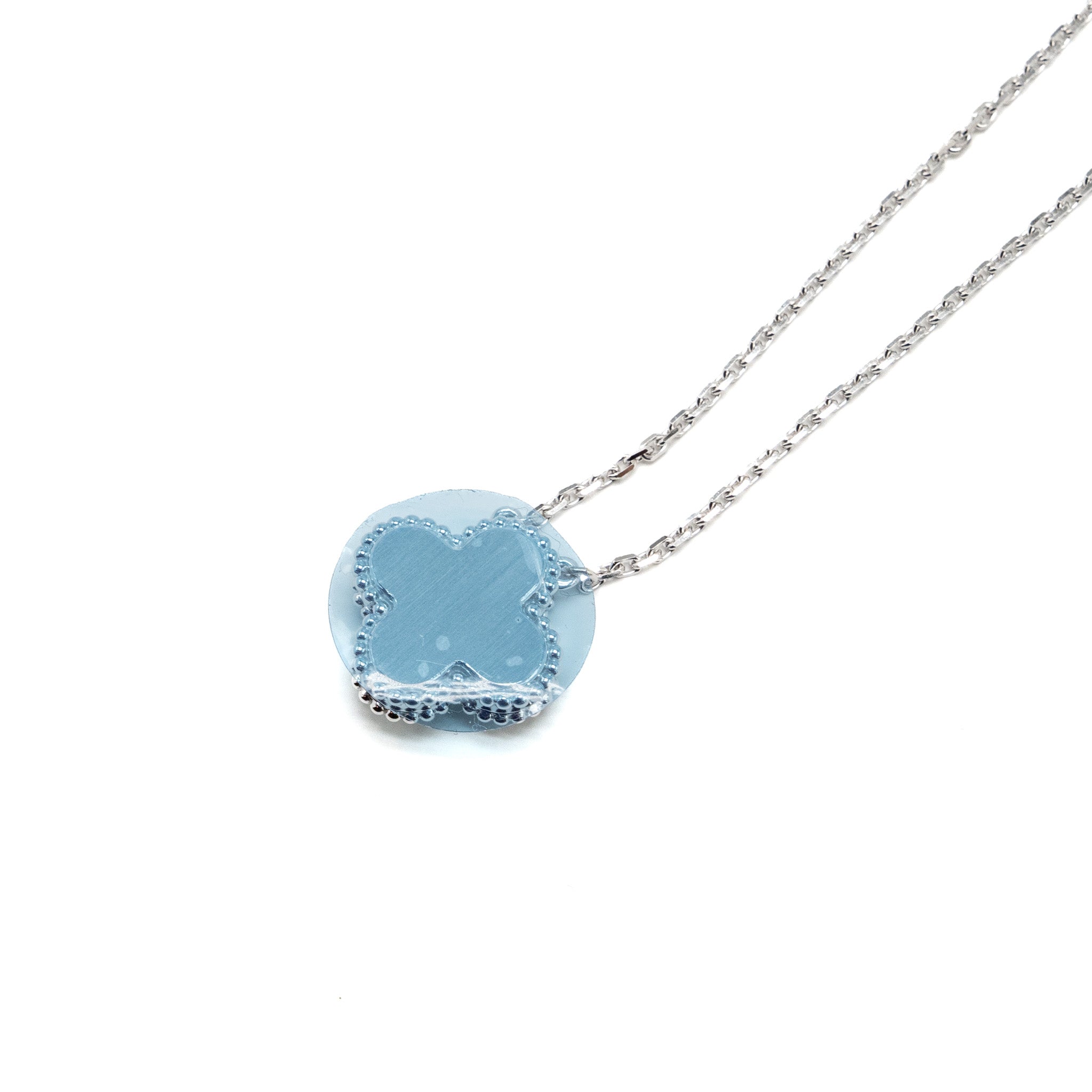 VAN CLEEF AND ARPELS 2022 HOLIDAY CHRISTMAS LIMITED VINTAGE ALHAMBRA PENDANT WHITE GOLD, DIAMOND
