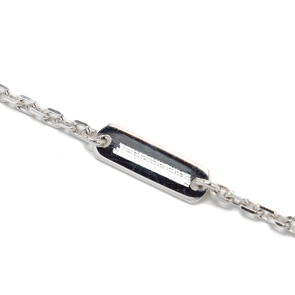 VAN CLEEF AND ARPELS 2022 HOLIDAY CHRISTMAS LIMITED VINTAGE ALHAMBRA PENDANT WHITE GOLD, DIAMOND
