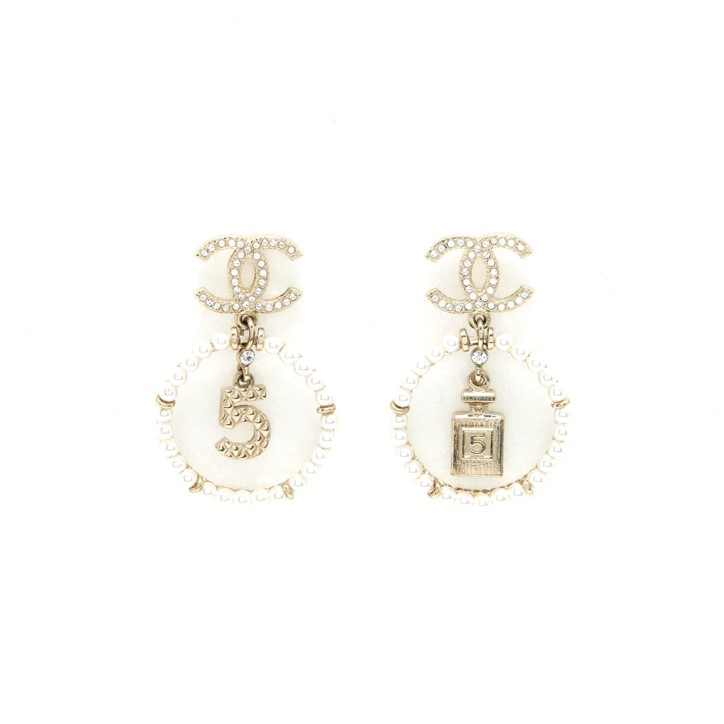 CHANEL NO.5 PERFUME AND CRYSTALS CC WITH PEARL ROUND EARRINGS GHW