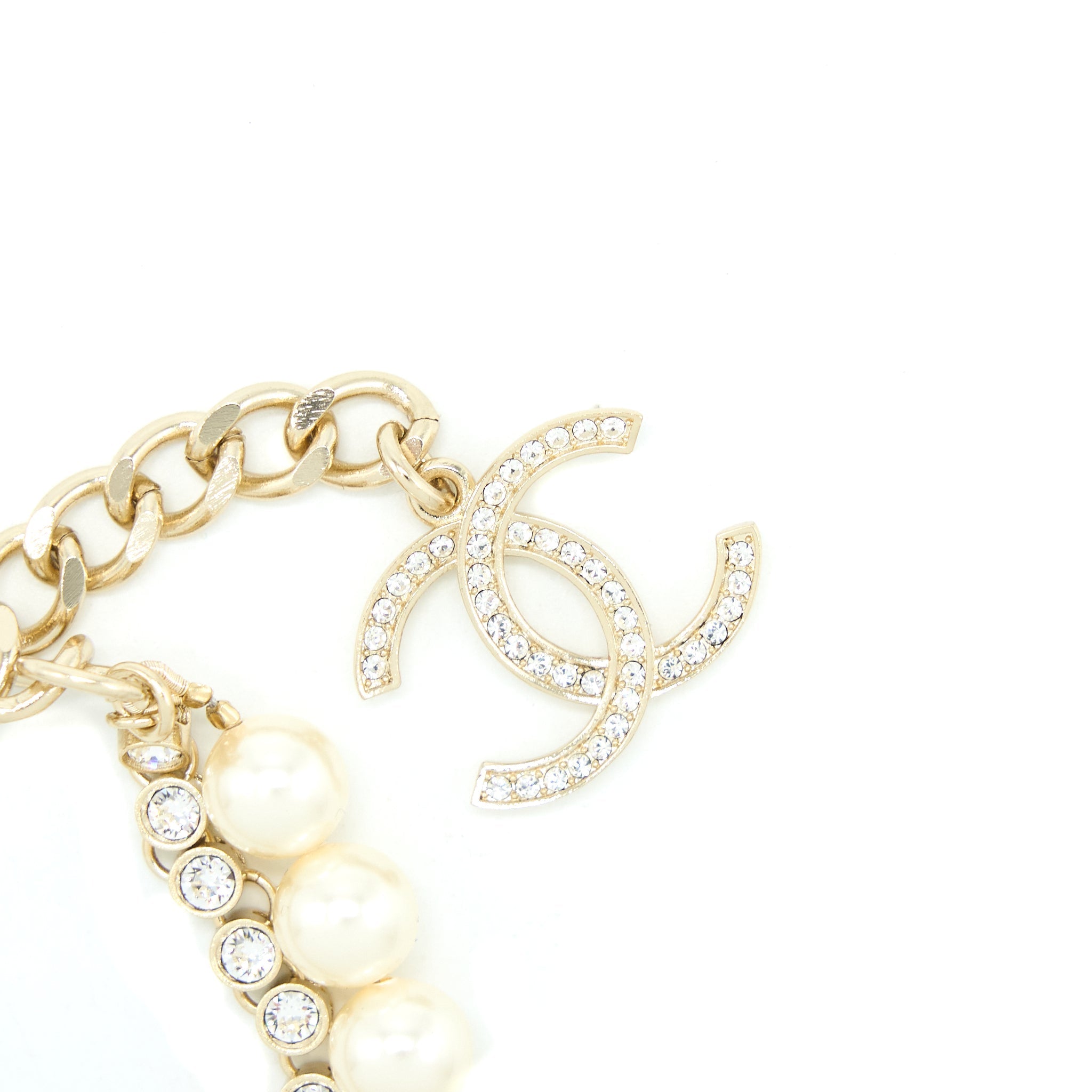 CHANEL CC LOGO BRACELET PEARL/CRYSTAL LIGHT GOLD TONE