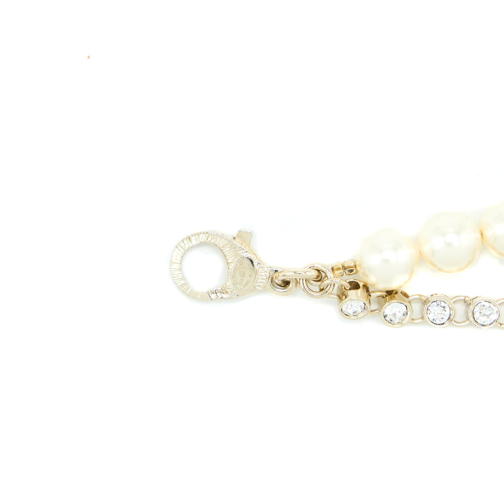 CHANEL CC LOGO BRACELET PEARL/CRYSTAL LIGHT GOLD TONE