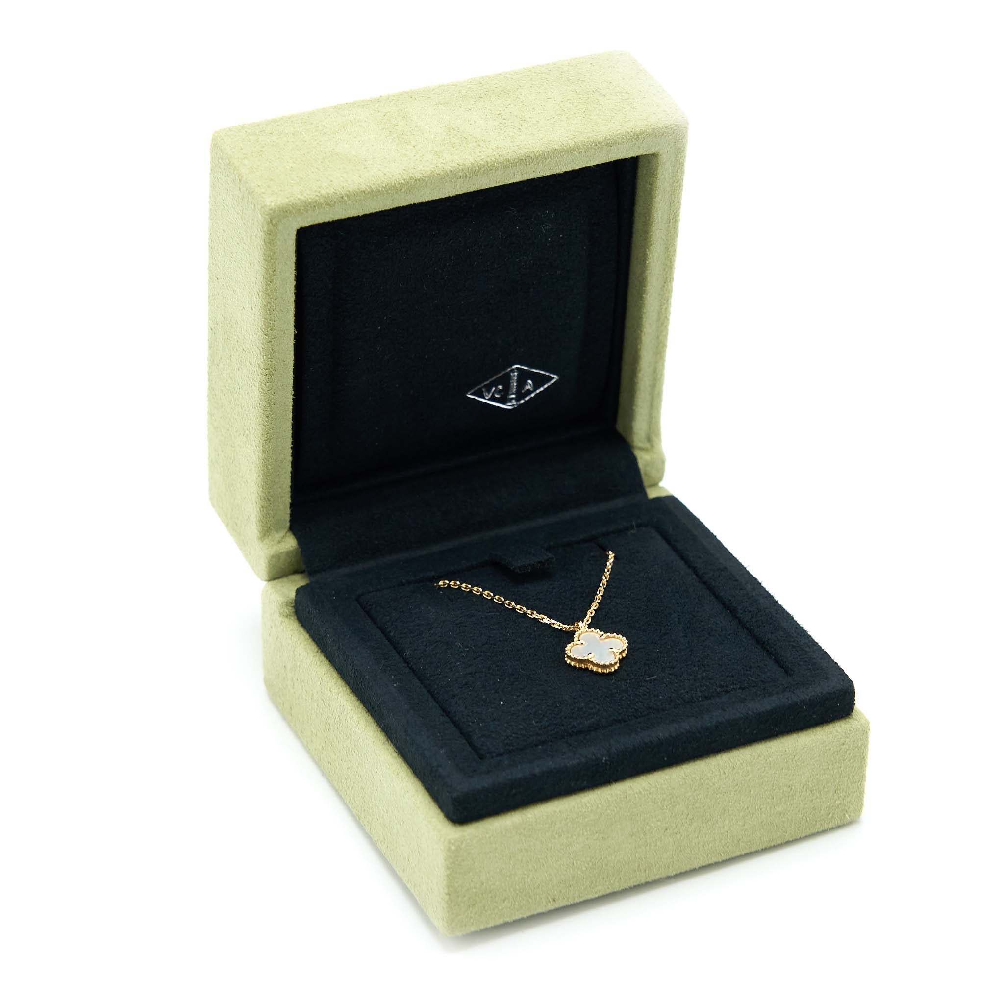 VAN CLEEF & ARPELS SWEET ALHAMBRA PENDANT WHITE MOTHER OF PEARL 18K YELLOW GOLD