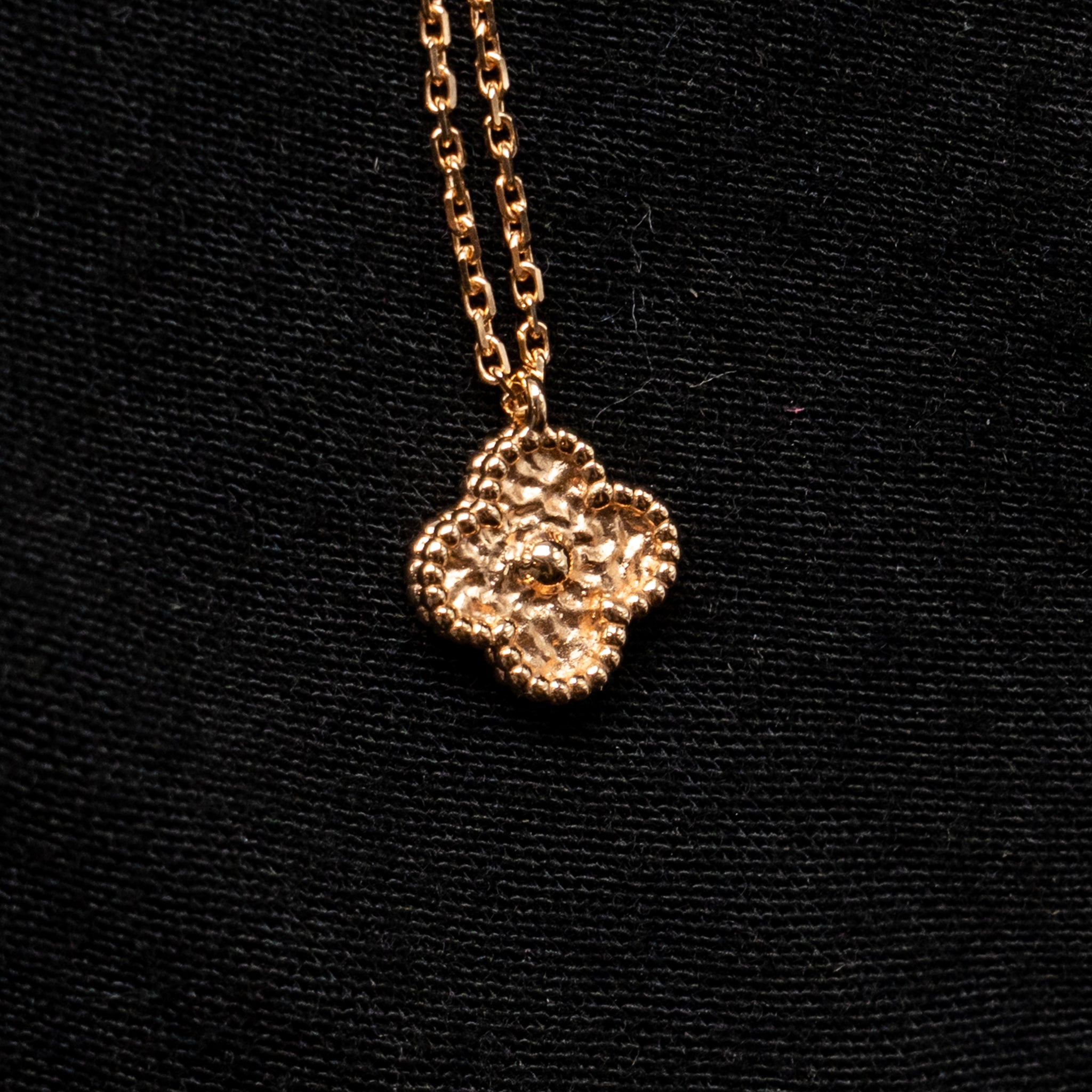 VAN CLEEF & ARPELS SWEET ALHAMBRA PENDANT ROSE GOLD