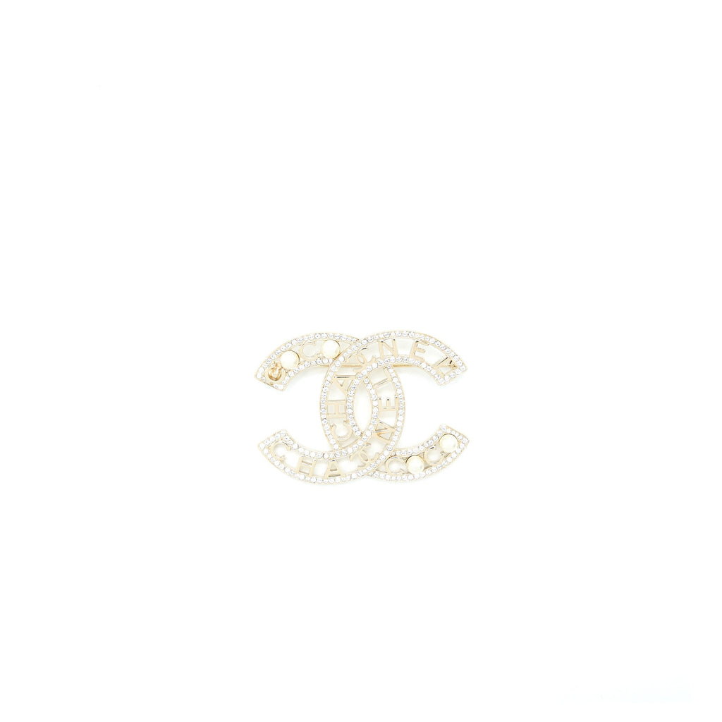 CHANEL CC LOGO WITH CRYSTAL/PEARL BROOCH LIGHT GOLD TONE