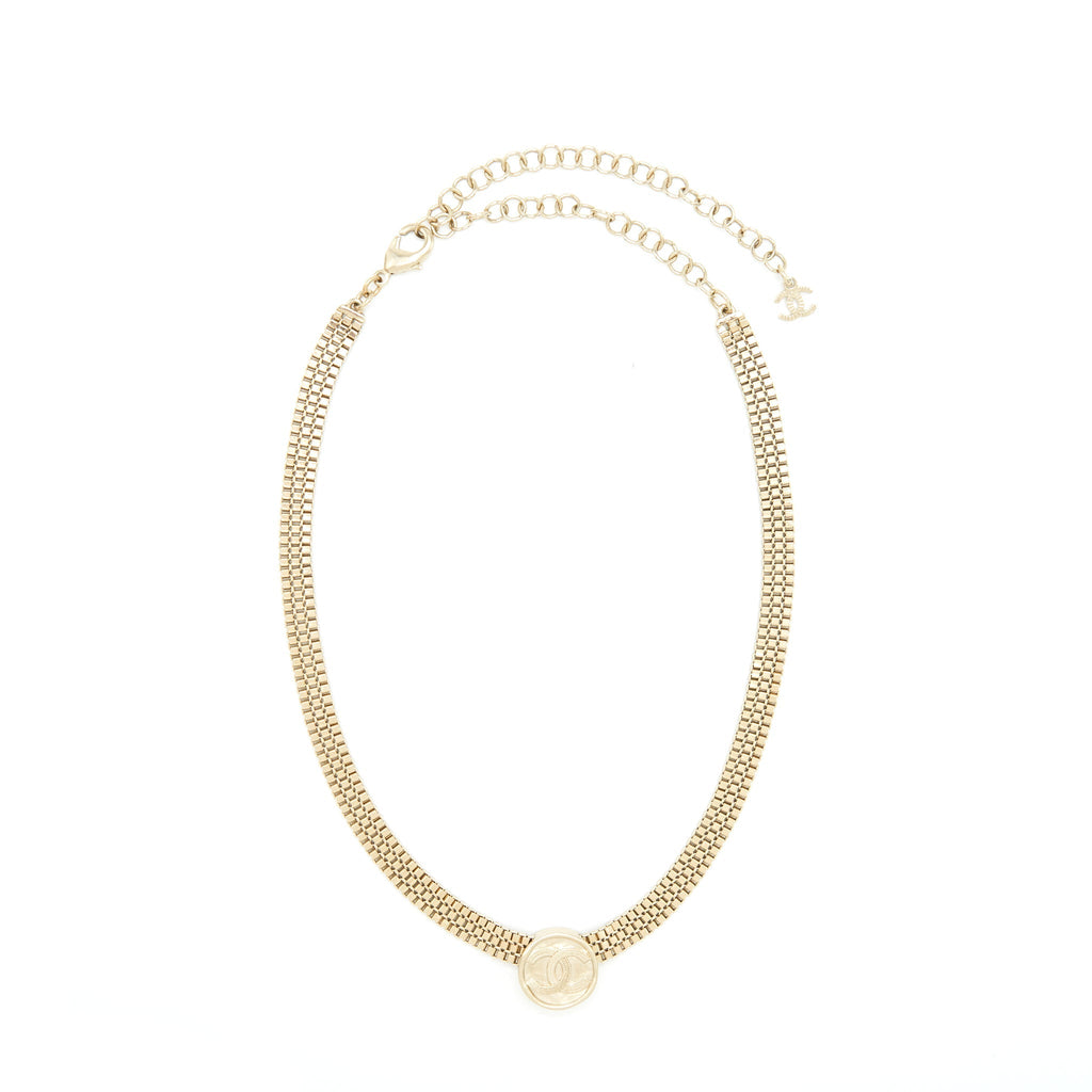 CHANEL ROUND CC LOGO CHOKER GOLD TONE