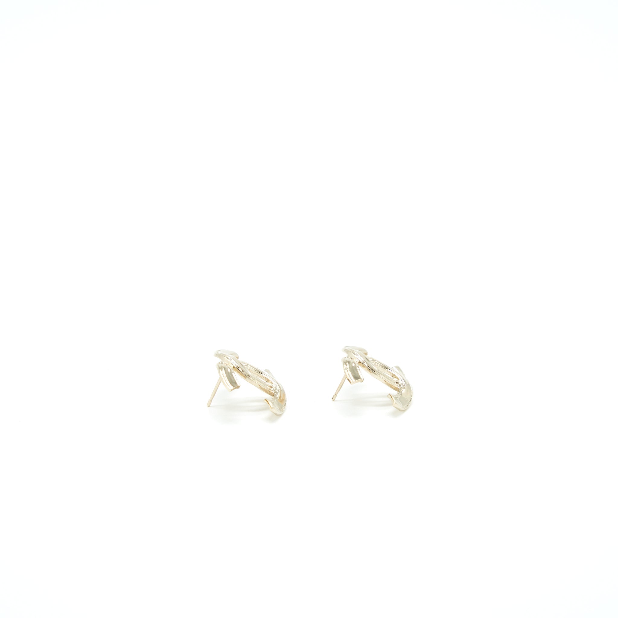 CHANEL 22S CC LOGO EARRINGS LIGHT GOLD TONE