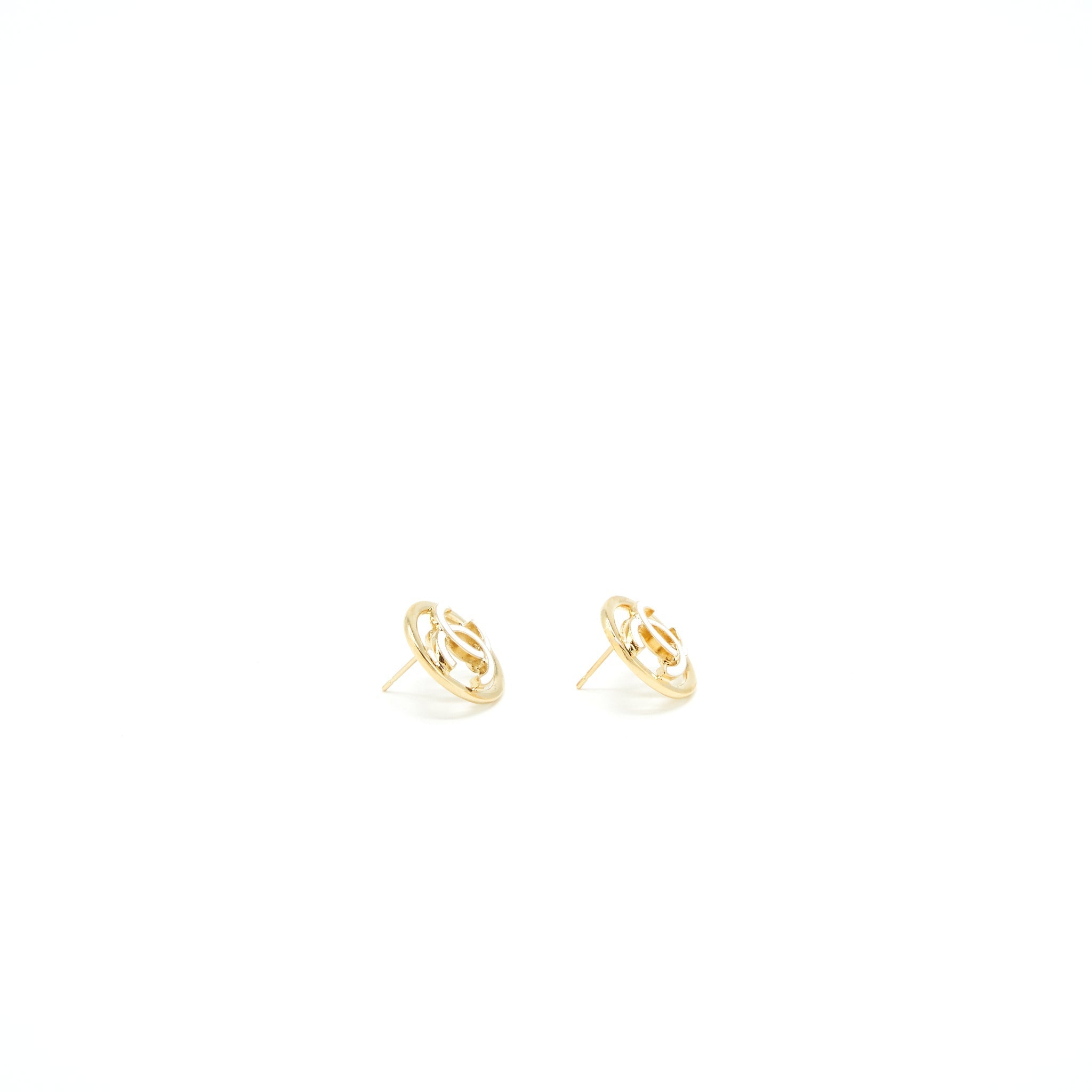CHANEL 22S CC ROUND EARRINGS WHITE/ LIGHT GOLD TONE