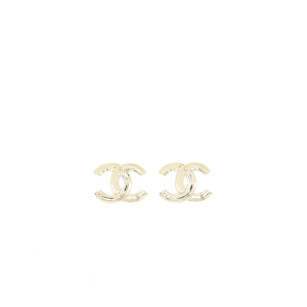 CHANEL 22S CC LOGO EARRINGS LIGHT GOLD TONE