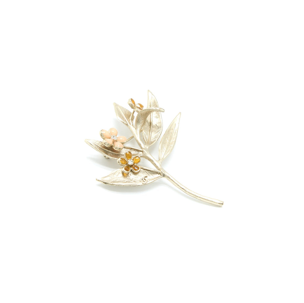 CHANEL LEAF/CAMELLIA/CRYSTAL BROOCH LIGHT GOLD TONE