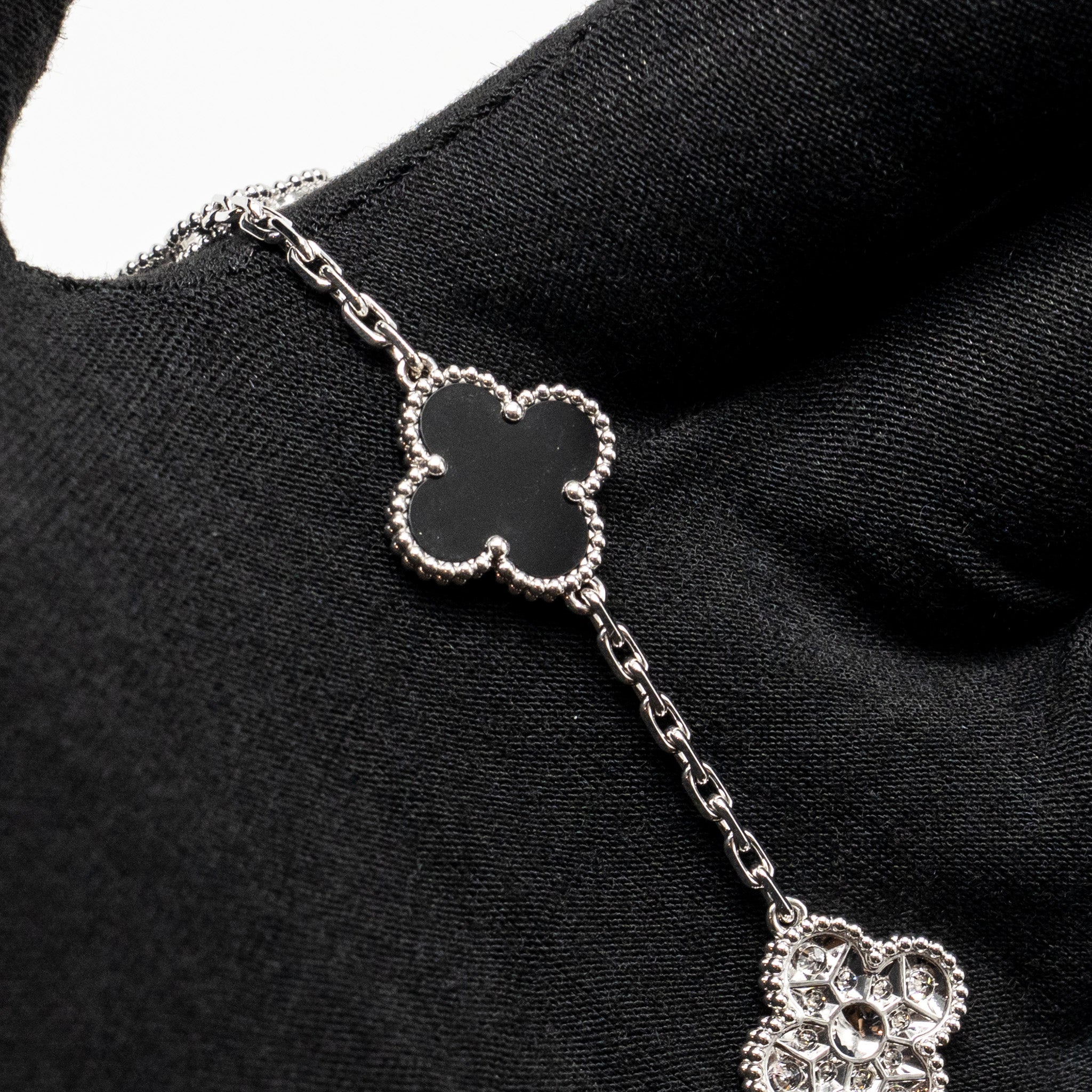 VAN CLEEF & ARPELS VINTAGE ALHAMBRA BRACELET 5 MOTIFS WHITE GOLD/DIAMONDS/ONYX