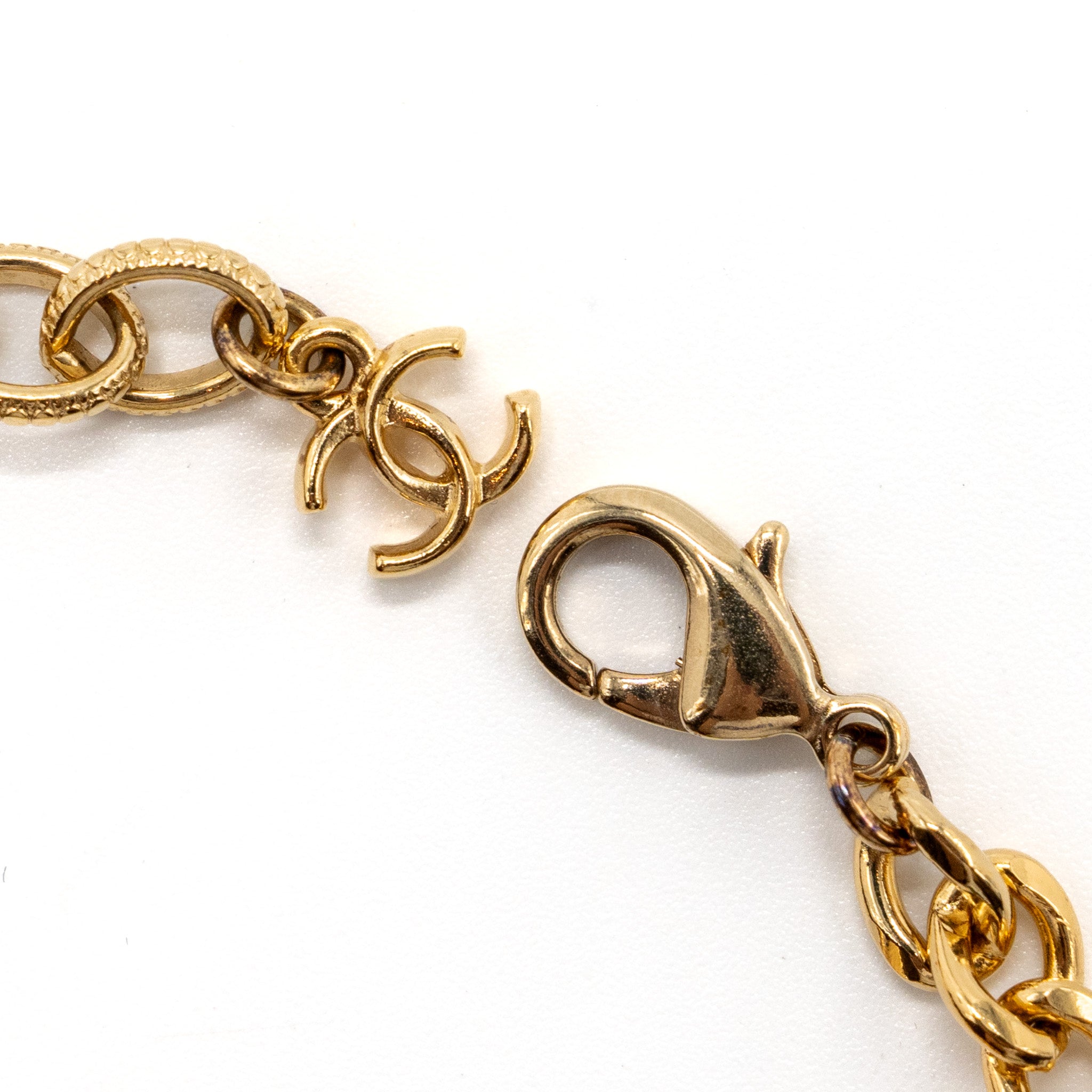 CHANEL NO.5 CHAIN BRACELET BLACK / WHITE GHW