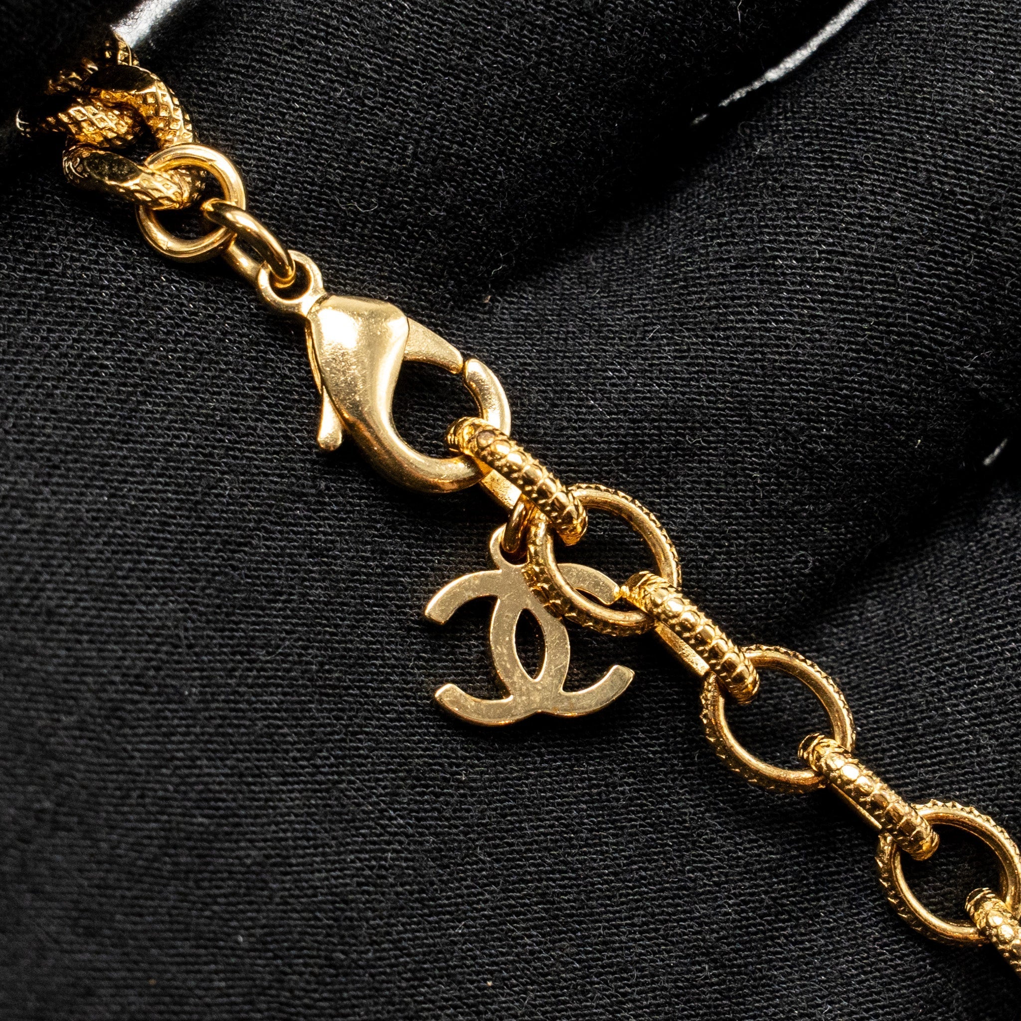 CHANEL CC LOGO CHOCKER/NECKLACE PEARL/CRYSTAL GOLD TONE