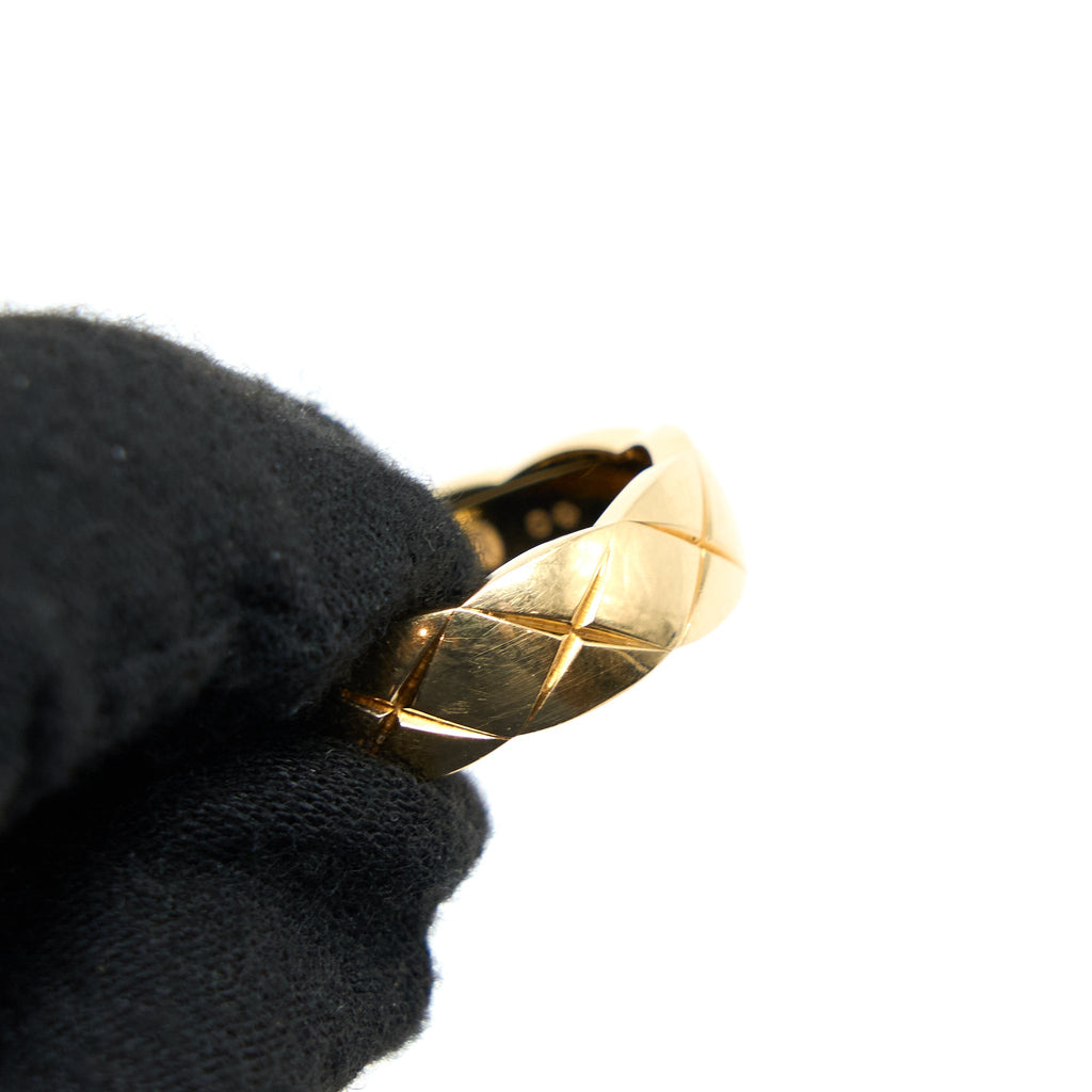 CHANEL SMALL VERSION COCO CRUSH RING QUILTED MOTIF 18K YELLOW GOLD