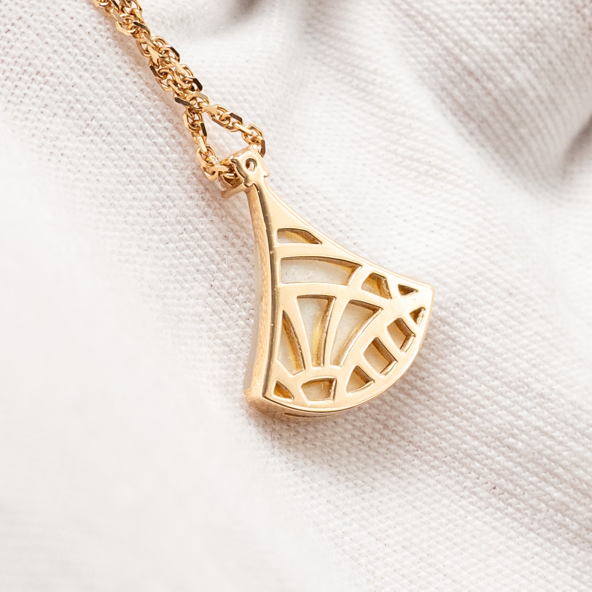 BVLGARI DIVAS’ DREAM NECKLACE MOTHER-OF-PEARL/DIAMOND ROSE GOLD
