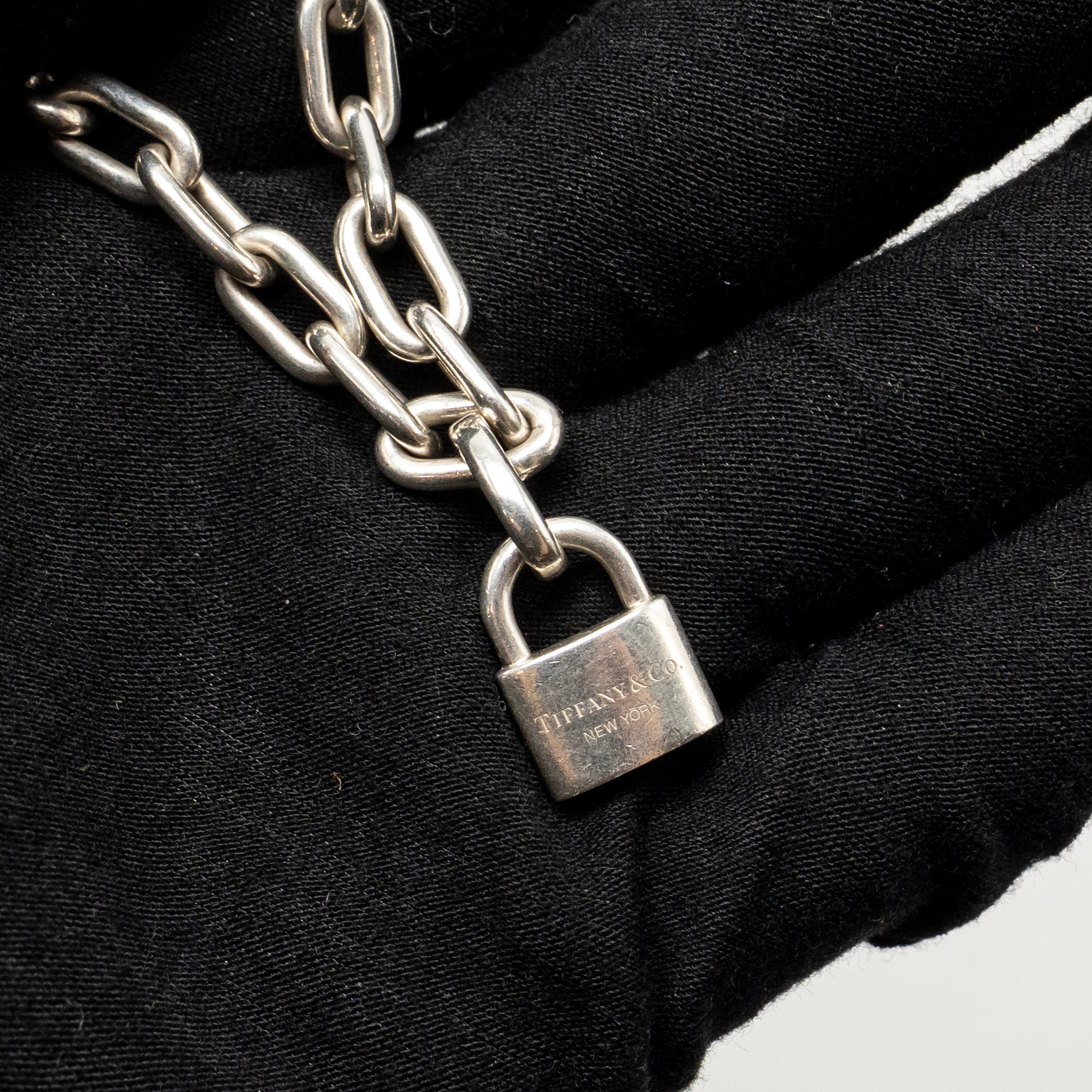 TIFFANY HARDWARE 7-8MM PEARL LOCK BRACELET IN SILVER