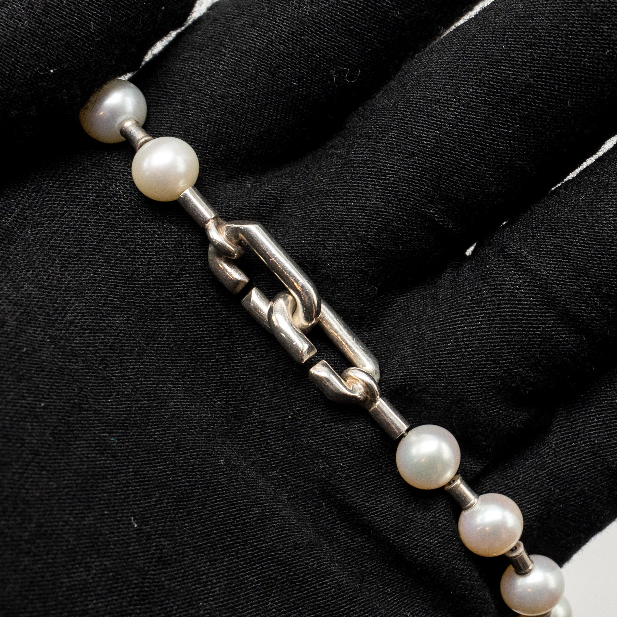 TIFFANY HARDWARE 7-8MM PEARL LOCK BRACELET IN SILVER