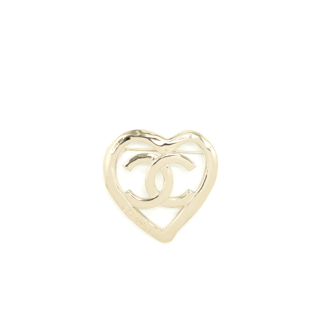 CHANEL 22C HEART WITH CC LOGO BROOCH LIGHT GOLD TONE
